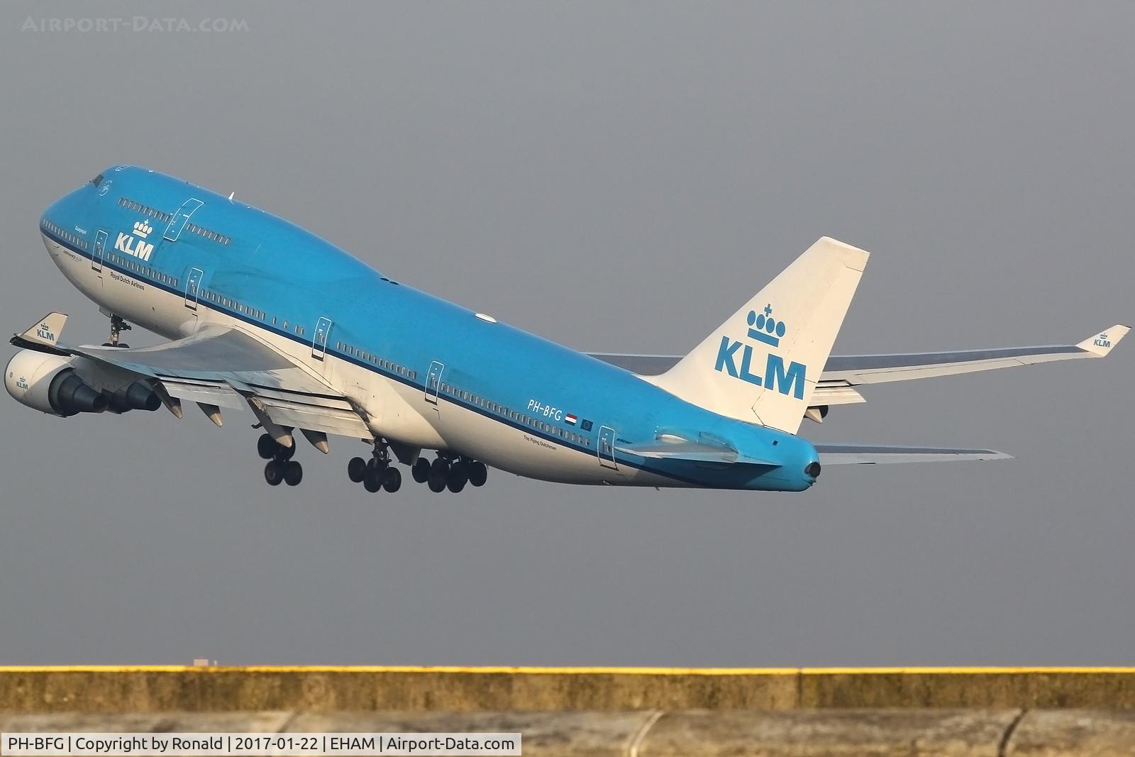 PH-BFG, 1990 Boeing 747-406 C/N 24517, at spl