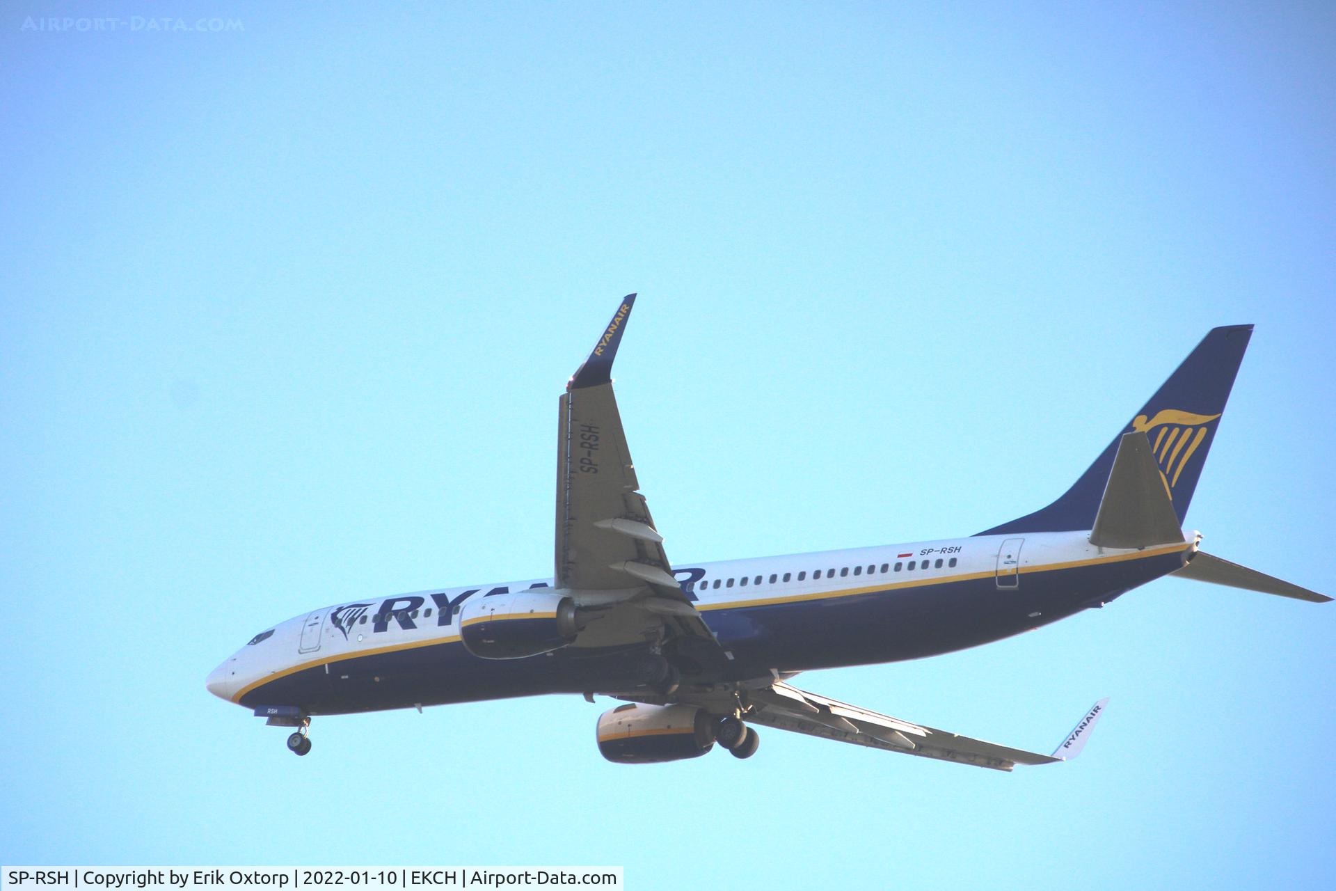 SP-RSH, 2018 Boeing 737-800 C/N 44842, SP-RSH landing rw 04L