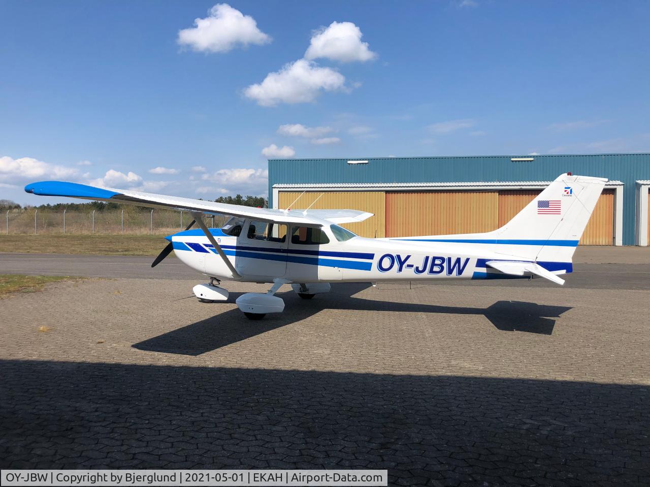 OY-JBW, 1978 Cessna 172N C/N 17272062, Aarhus Airport