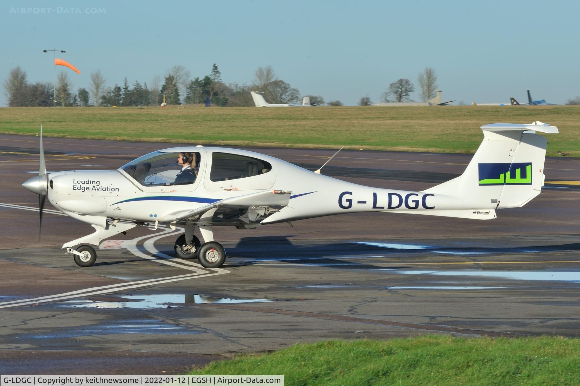 G-LDGC, 2006 Diamond DA-40D Diamond Star C/N D4.252, Arriving at Norwich from Oxford.
