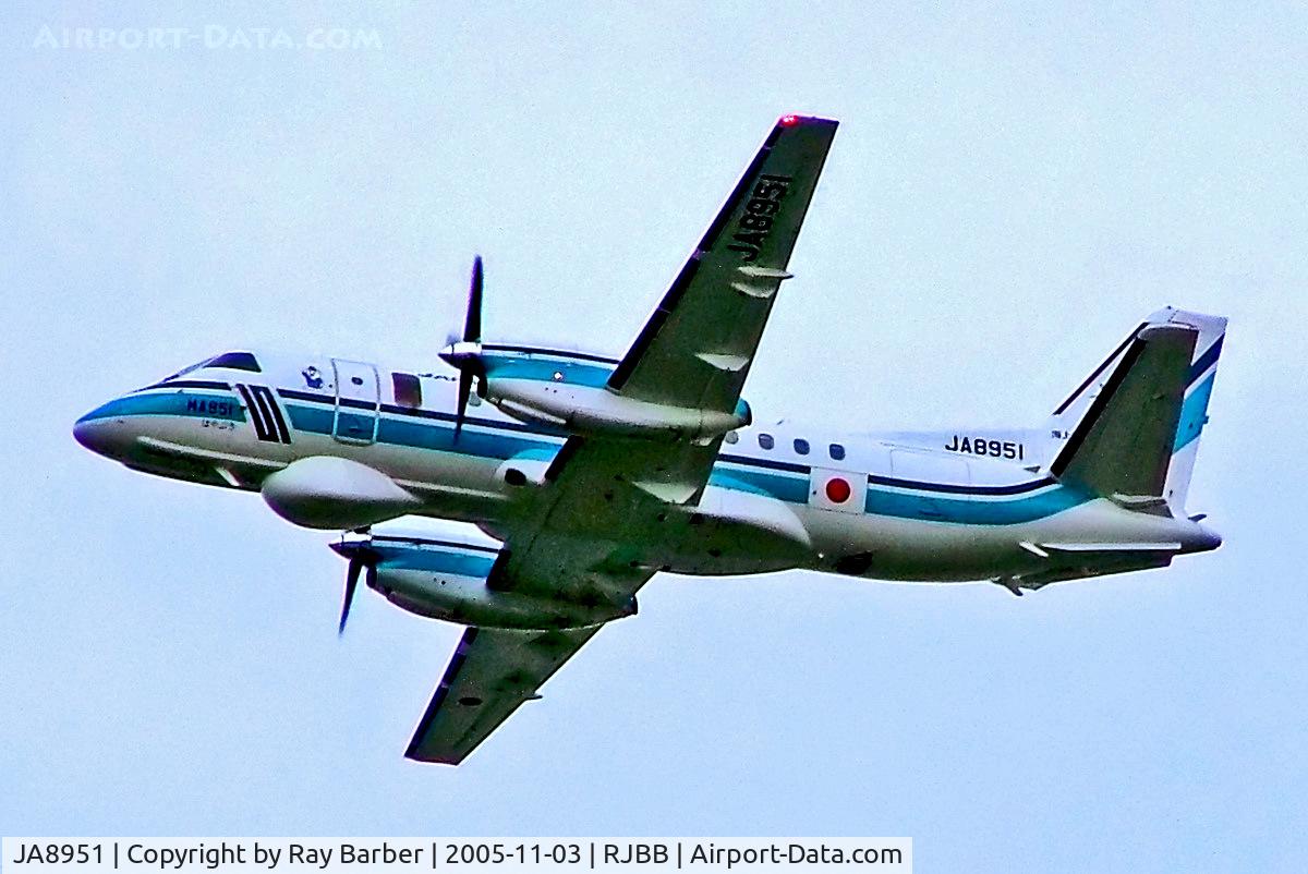 JA8951, 1996 SAAB 340B/Plus SAR-200 C/N 340B-385, JA8951   SAAB-Scania SF.340B [385] (Japan Coast Guard) Osaka-Kansai Int~JA 03/11/2005