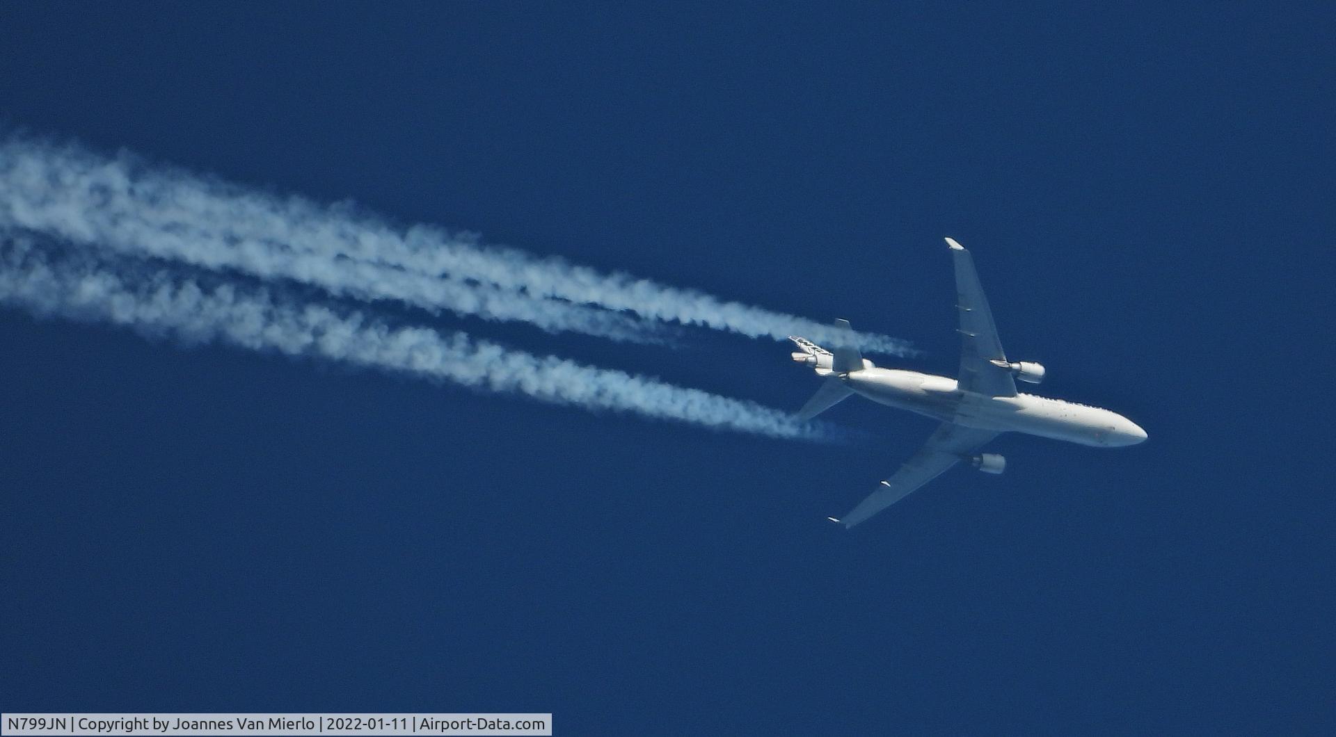 N799JN, 1999 McDonnell Douglas MD-11F C/N 48799, Over Belgium