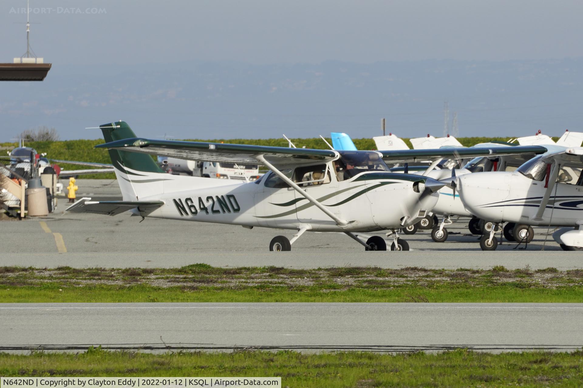 N642ND, 2015 Cessna 172S C/N 172S11616, San Carlos Airport in California 2022.