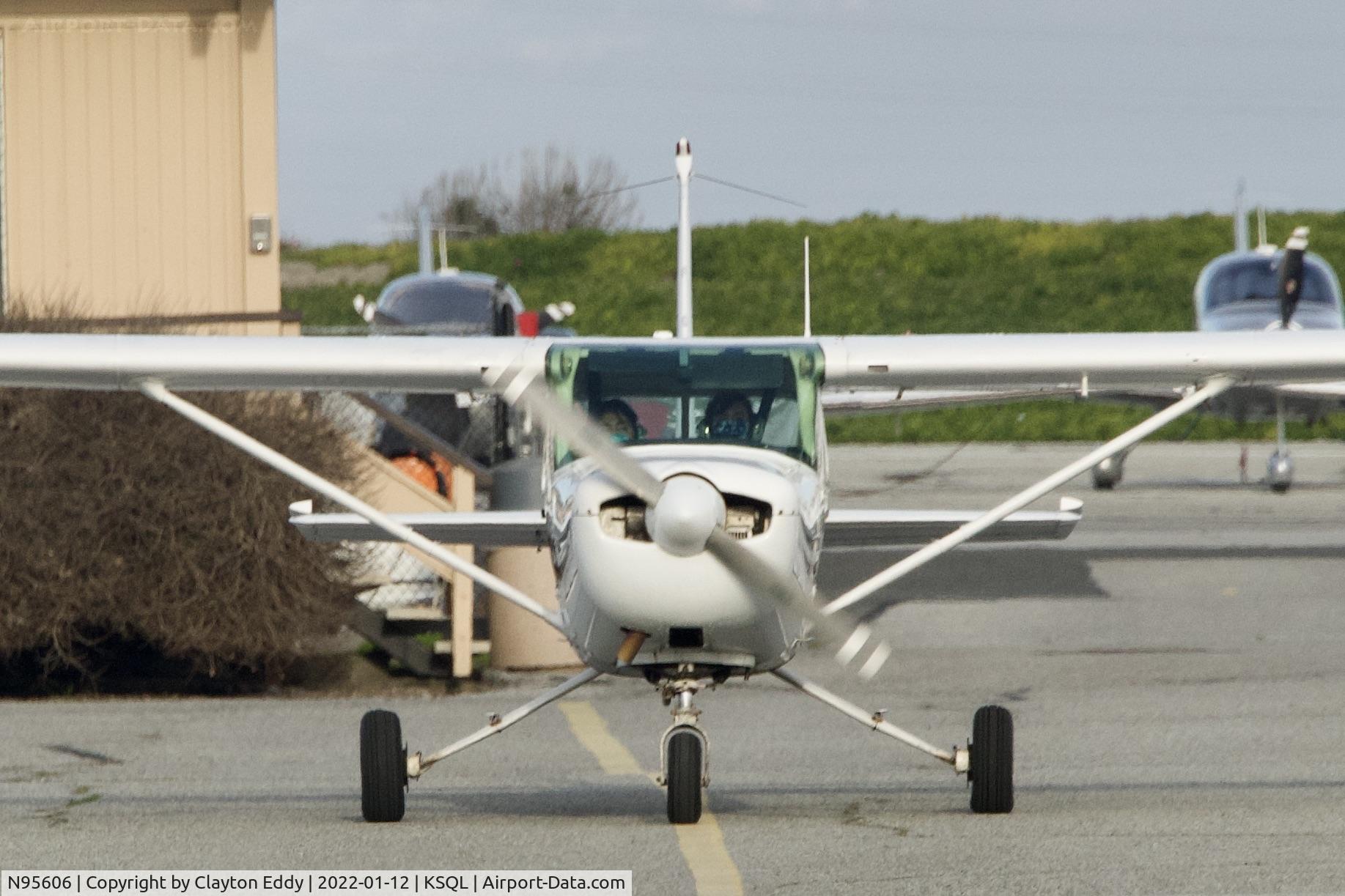 N95606, 1984 Cessna 152 C/N 15285936, San Carlos Airport in California 2022.