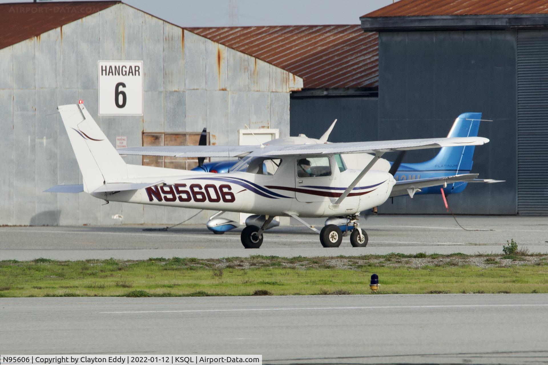 N95606, 1984 Cessna 152 C/N 15285936, San Carlos Airport in California 2022.