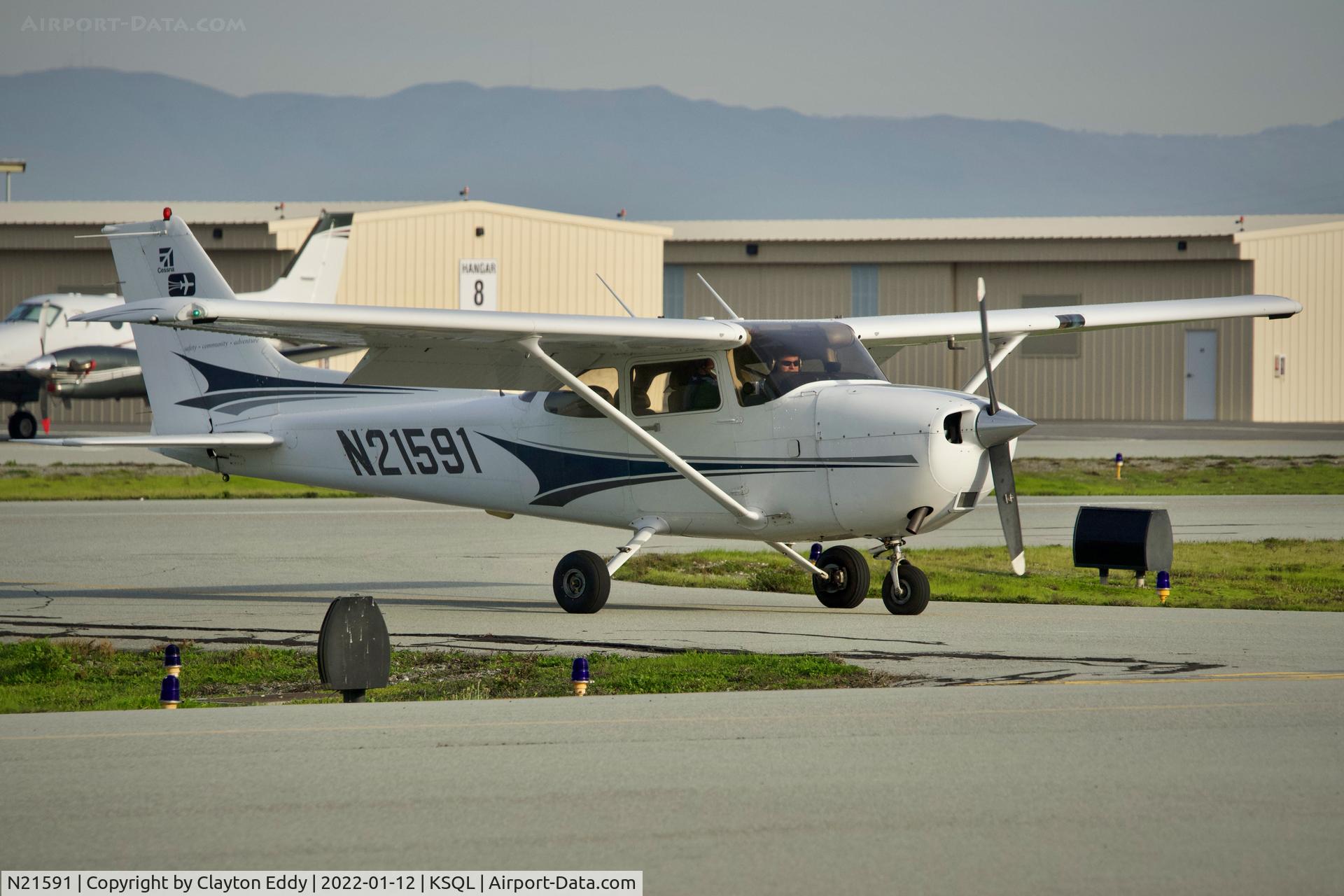 N21591, 2004 Cessna 172S C/N 172S9658, San Carlos Airport in California 2022.