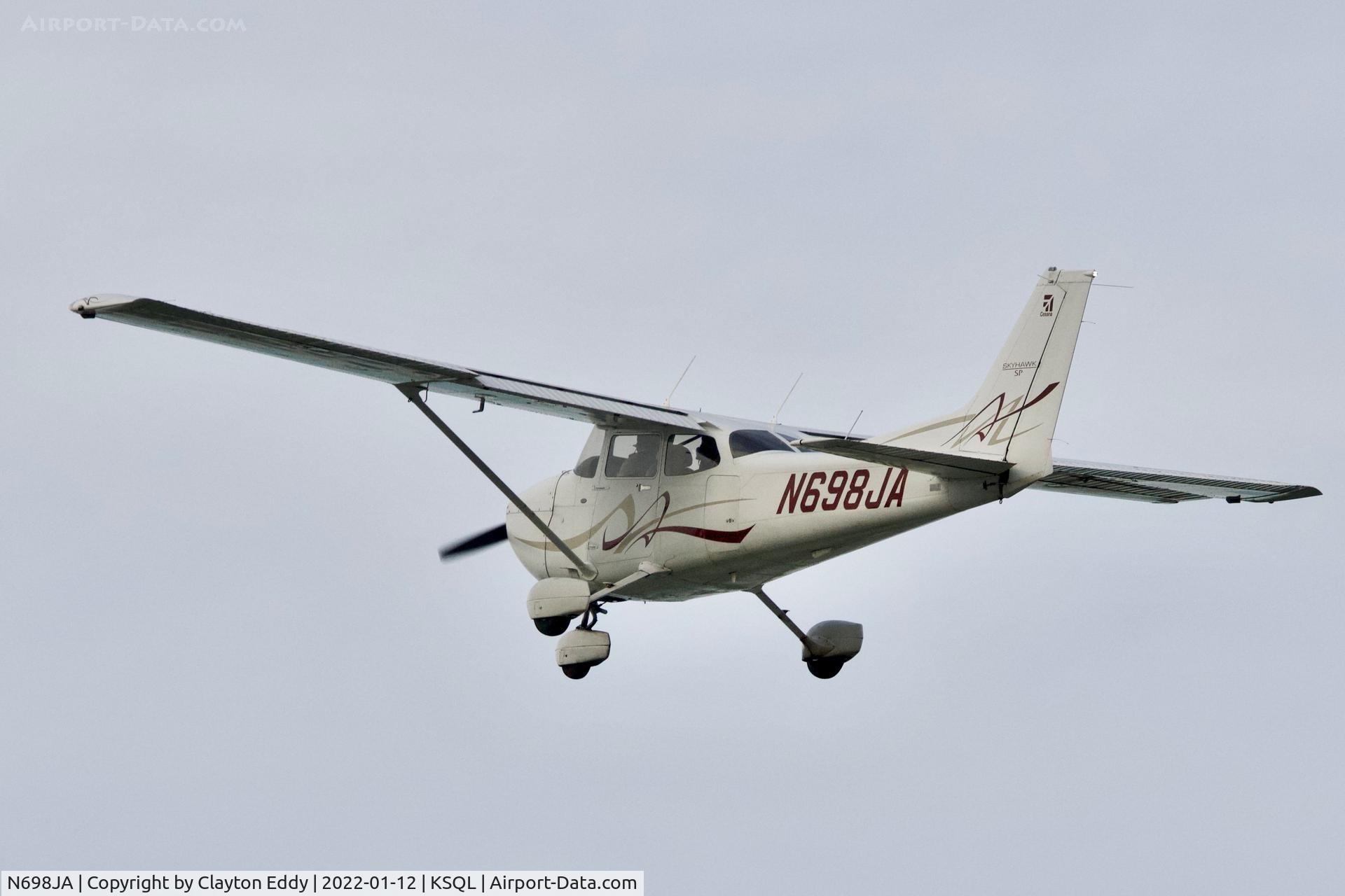 N698JA, 2008 Cessna 172S Skyhawk SP C/N 172S10698, San Carlos Airport in California 2022.