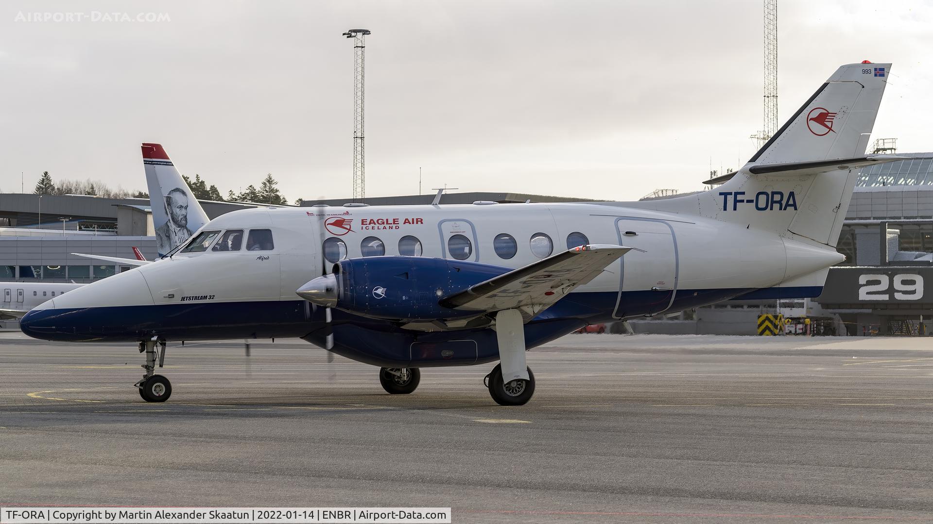 TF-ORA, British Aerospace BAe-3201 Jetstream 32 C/N 925, Parked at stand 47.
