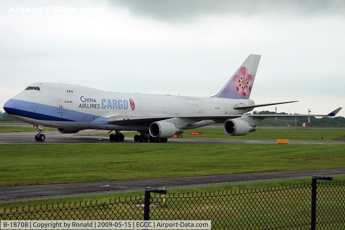 B-18708, 2001 Boeing 747-409F/SCD C/N 30765, at man