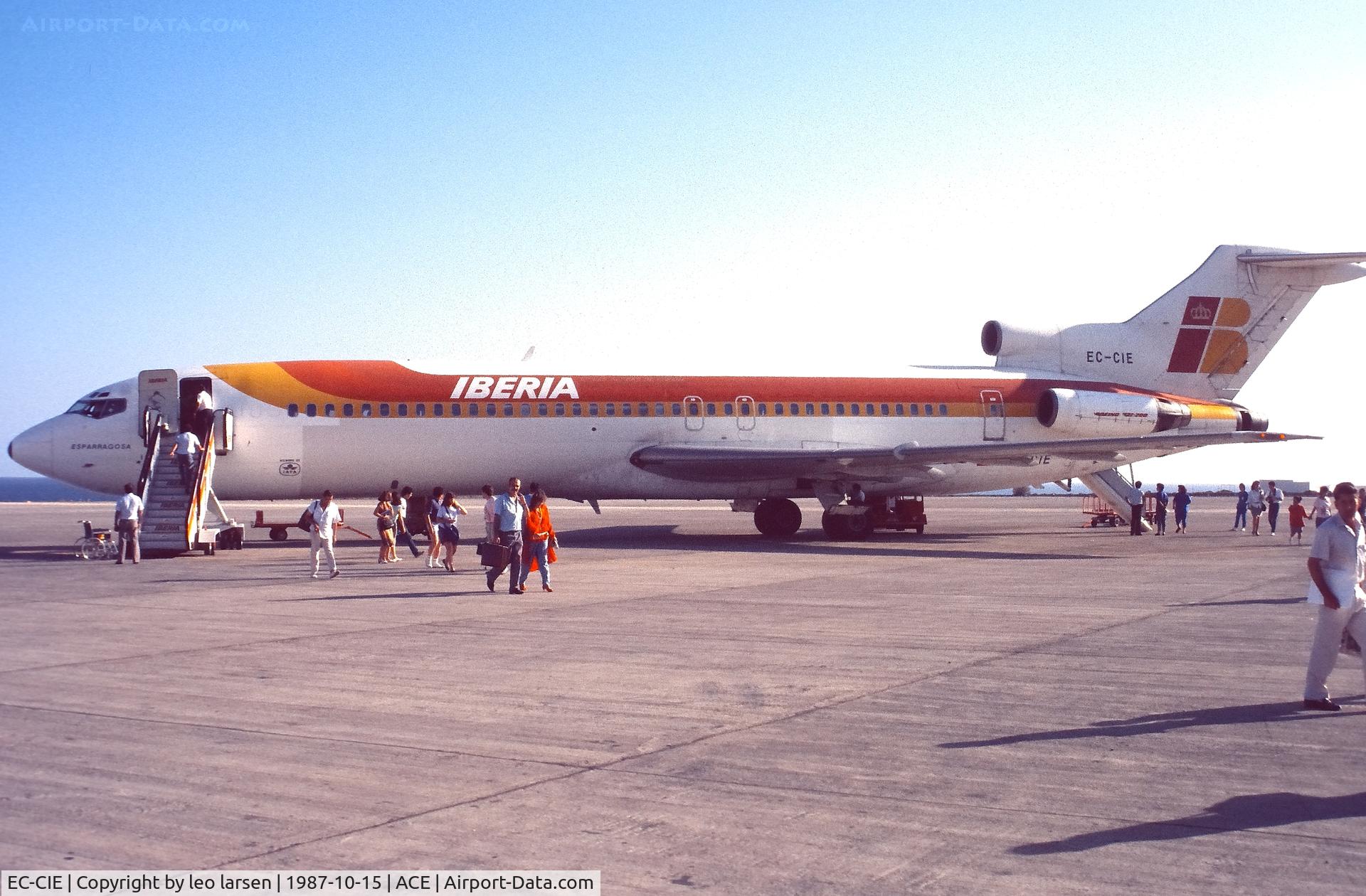 EC-CIE, 1974 Boeing 727-256 C/N 20975, Lanzarote Arrecife 15.10.1987