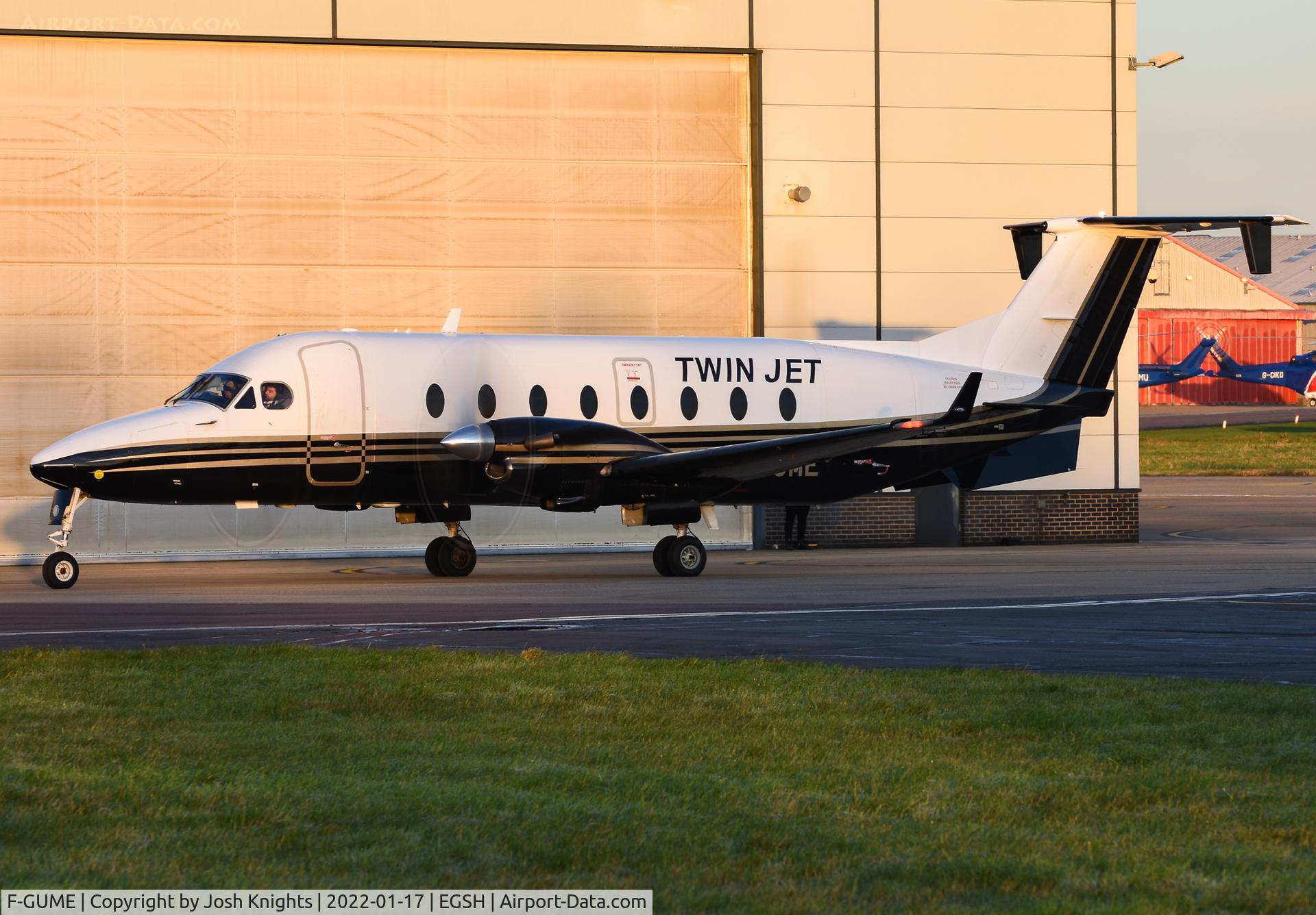 F-GUME, 1999 Beech 1900D C/N UE-371, Arriving to SaxonAir.