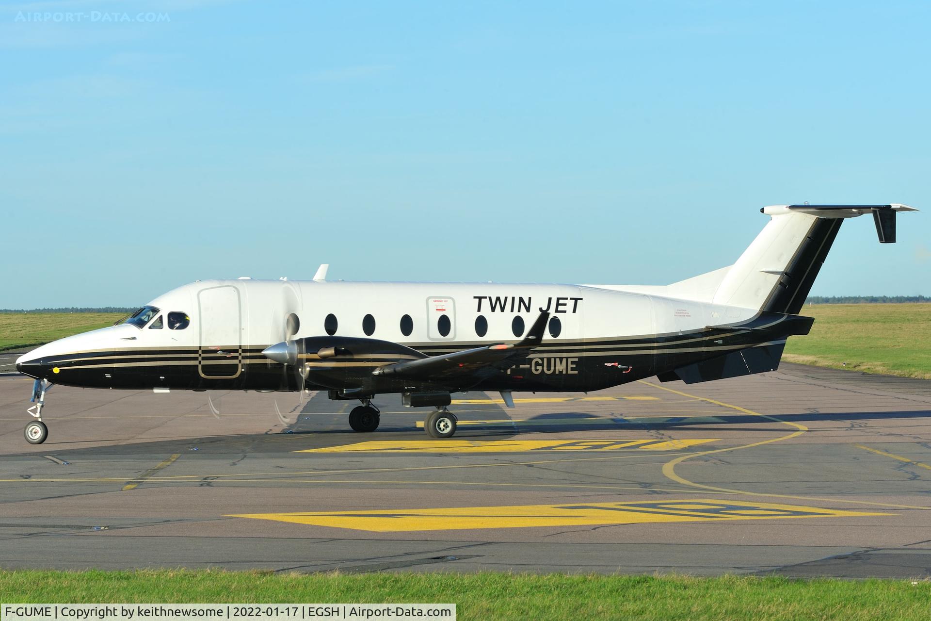 F-GUME, 1999 Beech 1900D C/N UE-371, Arriving at Norwich.