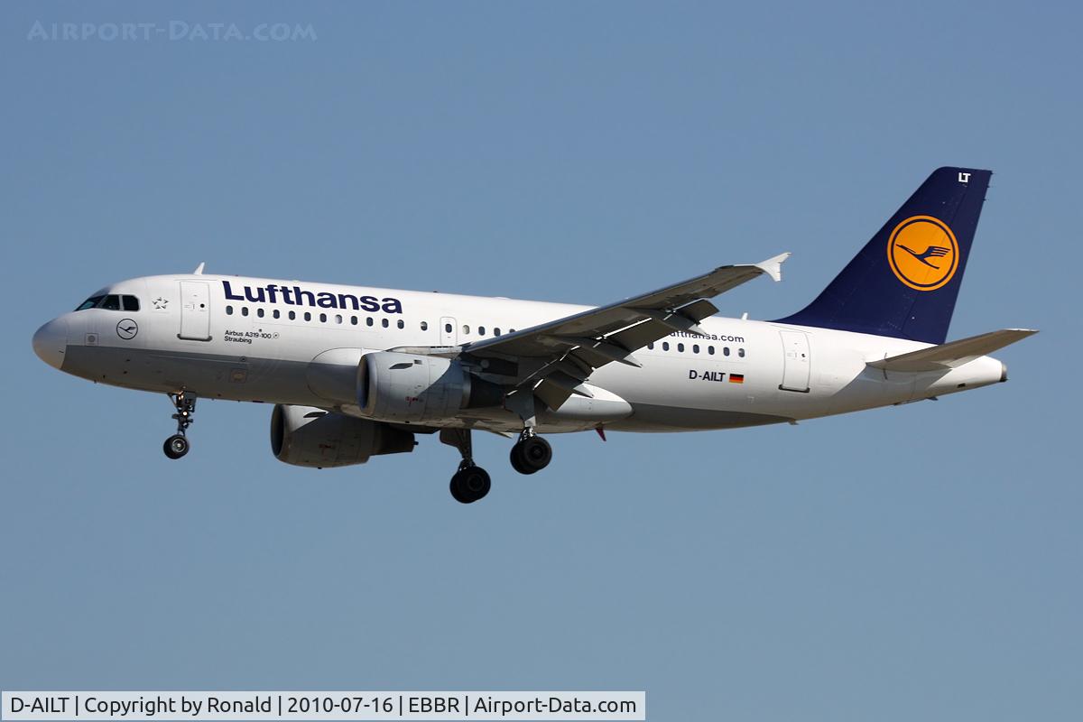D-AILT, 1997 Airbus A319-114 C/N 738, at bru