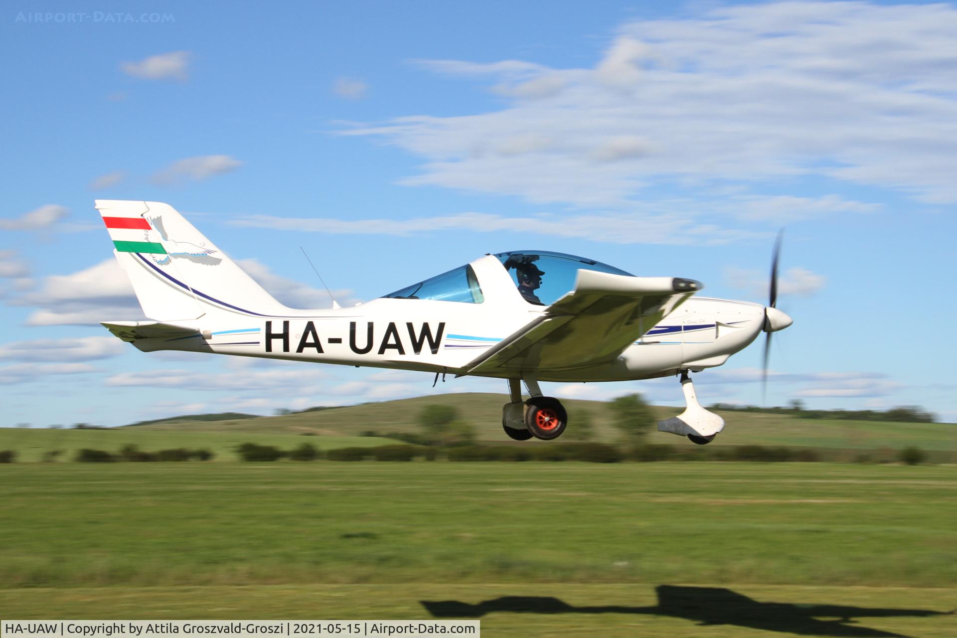HA-UAW, TL Ultralight TL-2000 Sting Carbon S4 C/N 11ST366, Tótvázsony-Kövesgyürpuszta Airport, Hungary