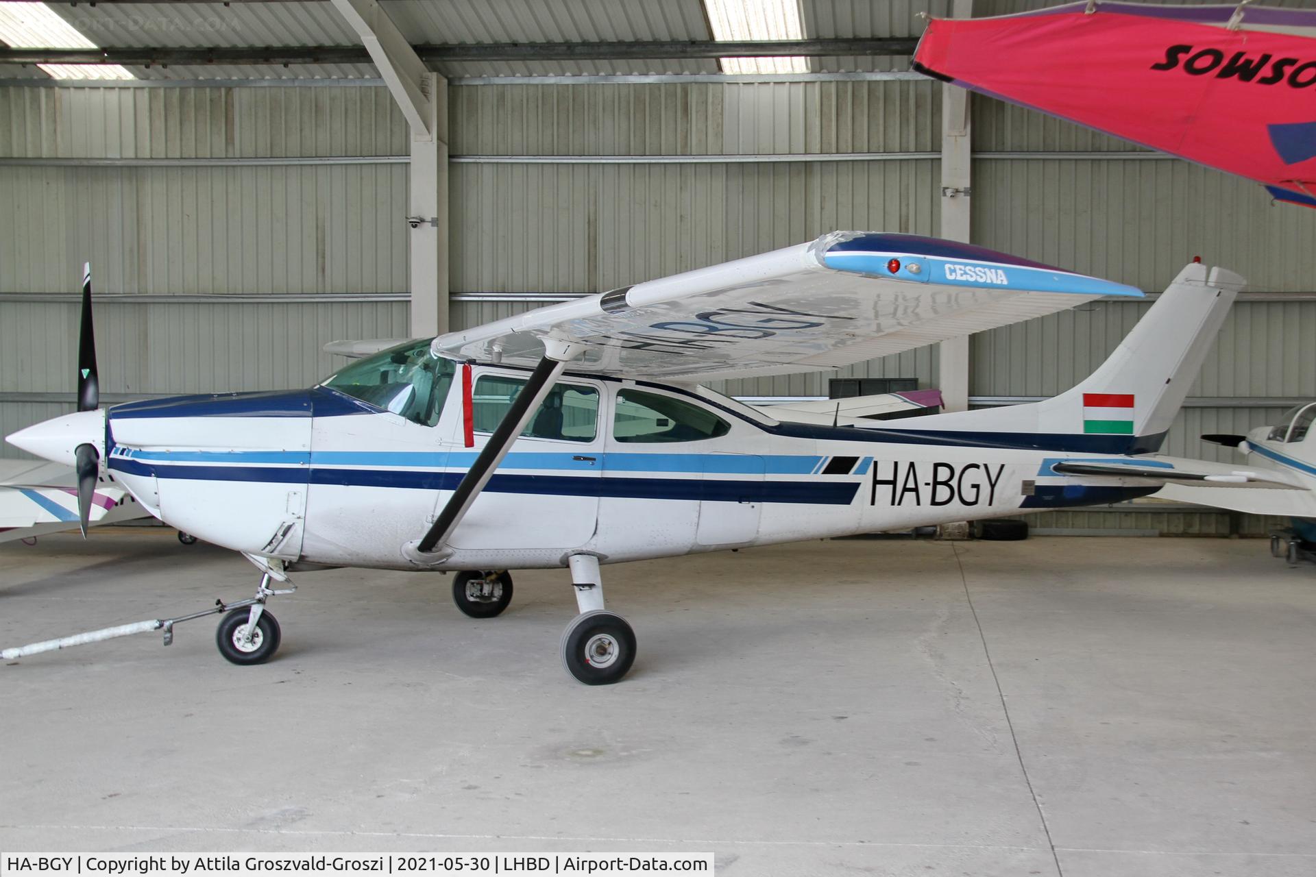 HA-BGY, 1979 Cessna 182Q Skylane C/N 18267308, LHBD - Börgönd Airport, Hungary