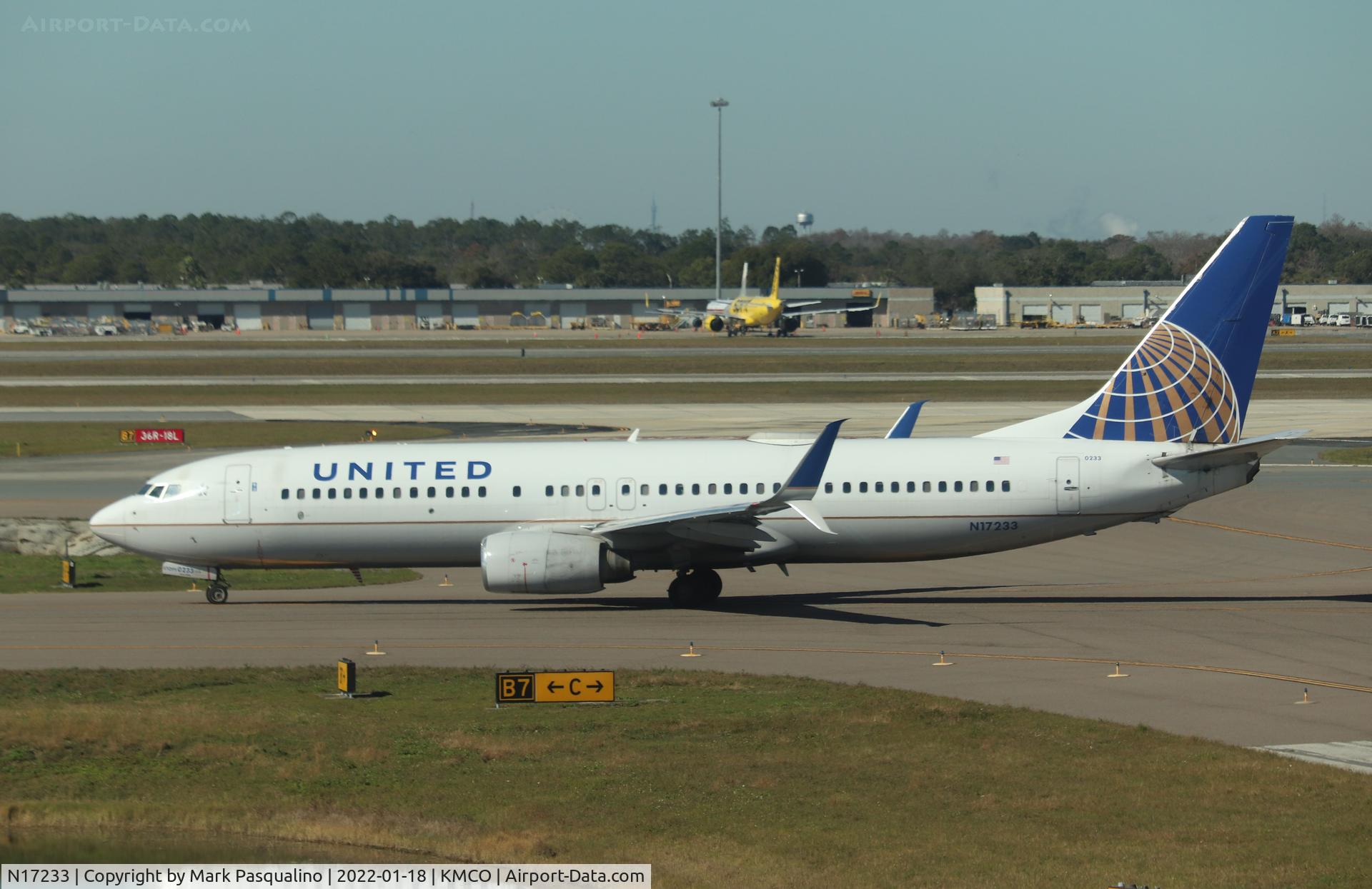 N17233, 1999 Boeing 737-824 C/N 28943, Boeing 737-824
