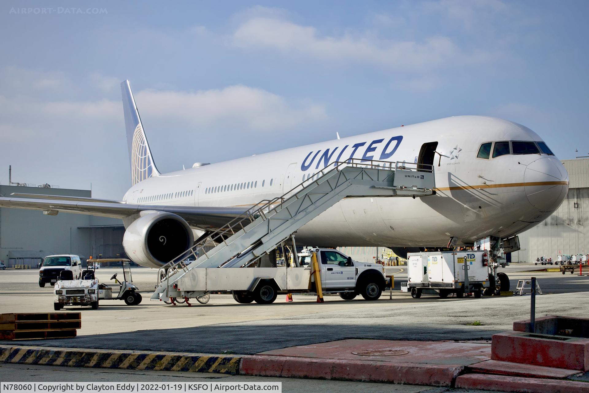 N78060, 2002 Boeing 767-424/ER C/N 29455, SFO 2022.