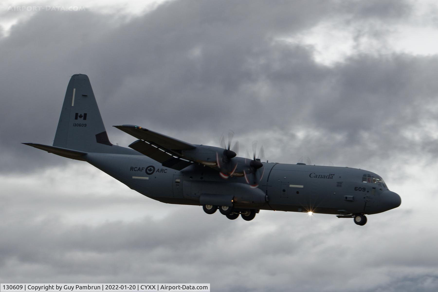 130609, 2010 Lockheed Martin CC-130J-30 Hercules C/N 382-5652, Landing on 19