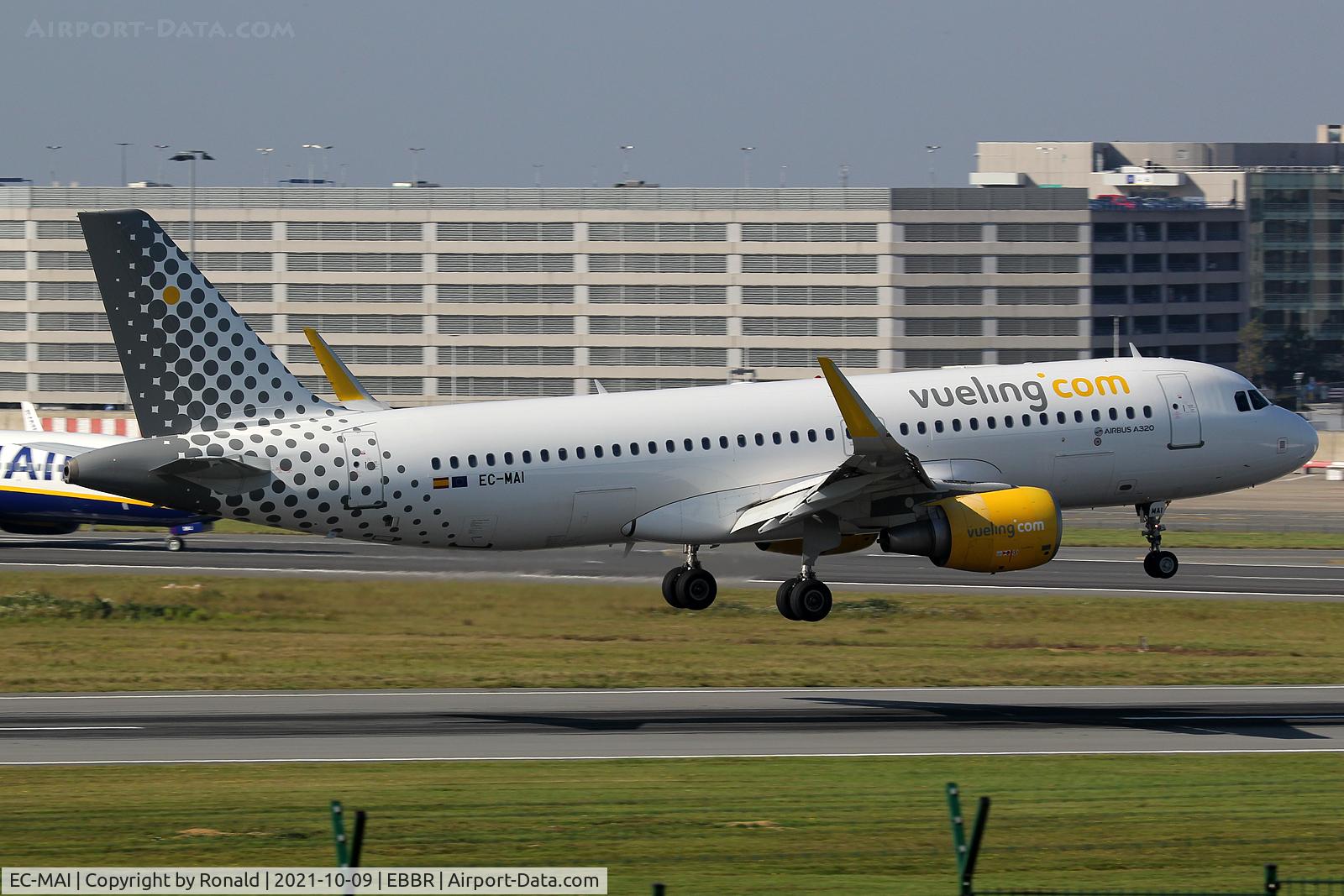 EC-MAI, 2014 Airbus A320-214 C/N 6045, at bru