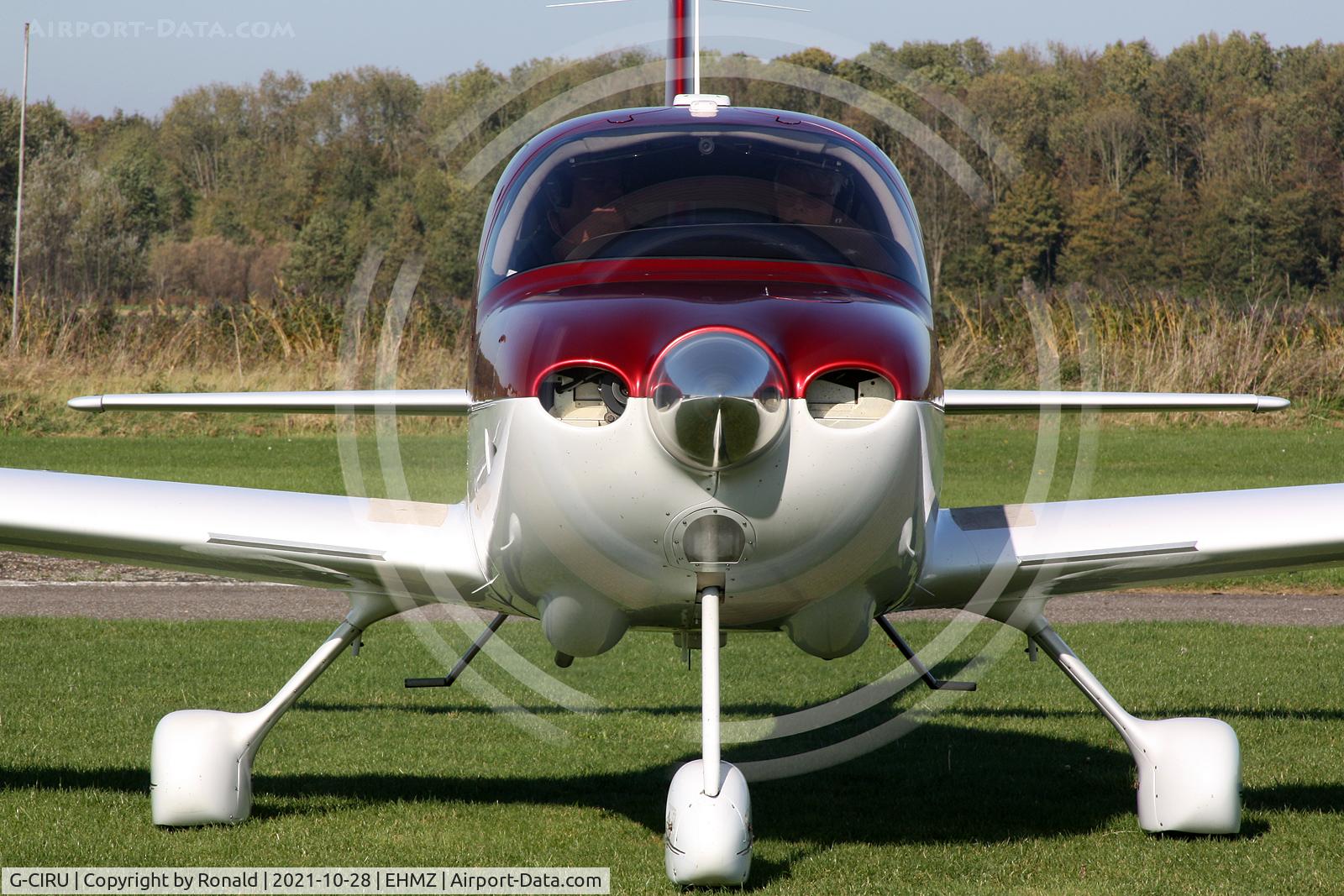 G-CIRU, 2009 Cirrus SR20 C/N 2023, at ehmz
