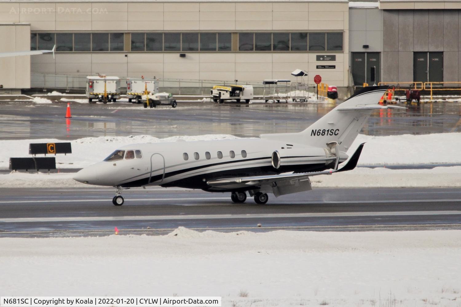 N681SC, 2000 Hawker 800XP C/N 258502, Inbound from Hailey, Idaho.