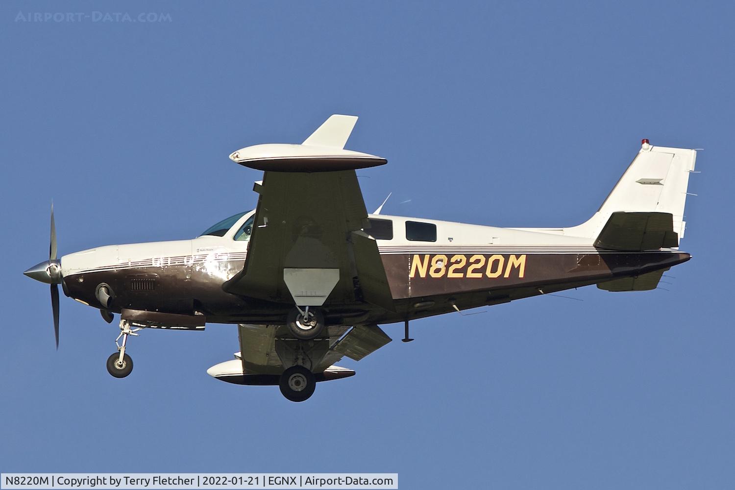 N8220M, 1993 Beech A36 Bonanza 36 C/N E-2795, At East Midlands