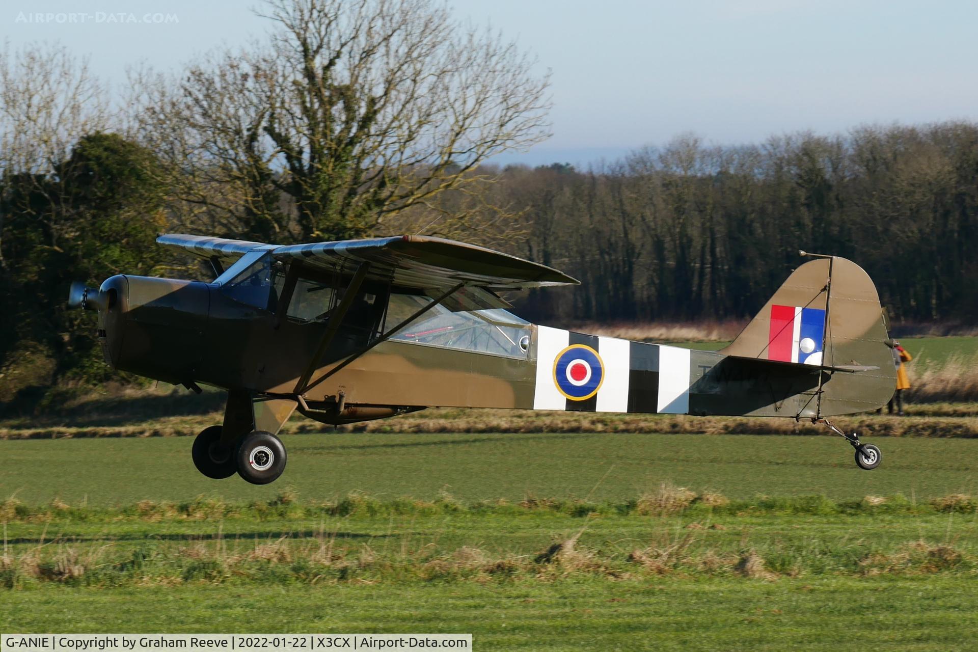 G-ANIE, 1945 Taylorcraft J Auster 5 C/N 1809, Landing at Northrepps.