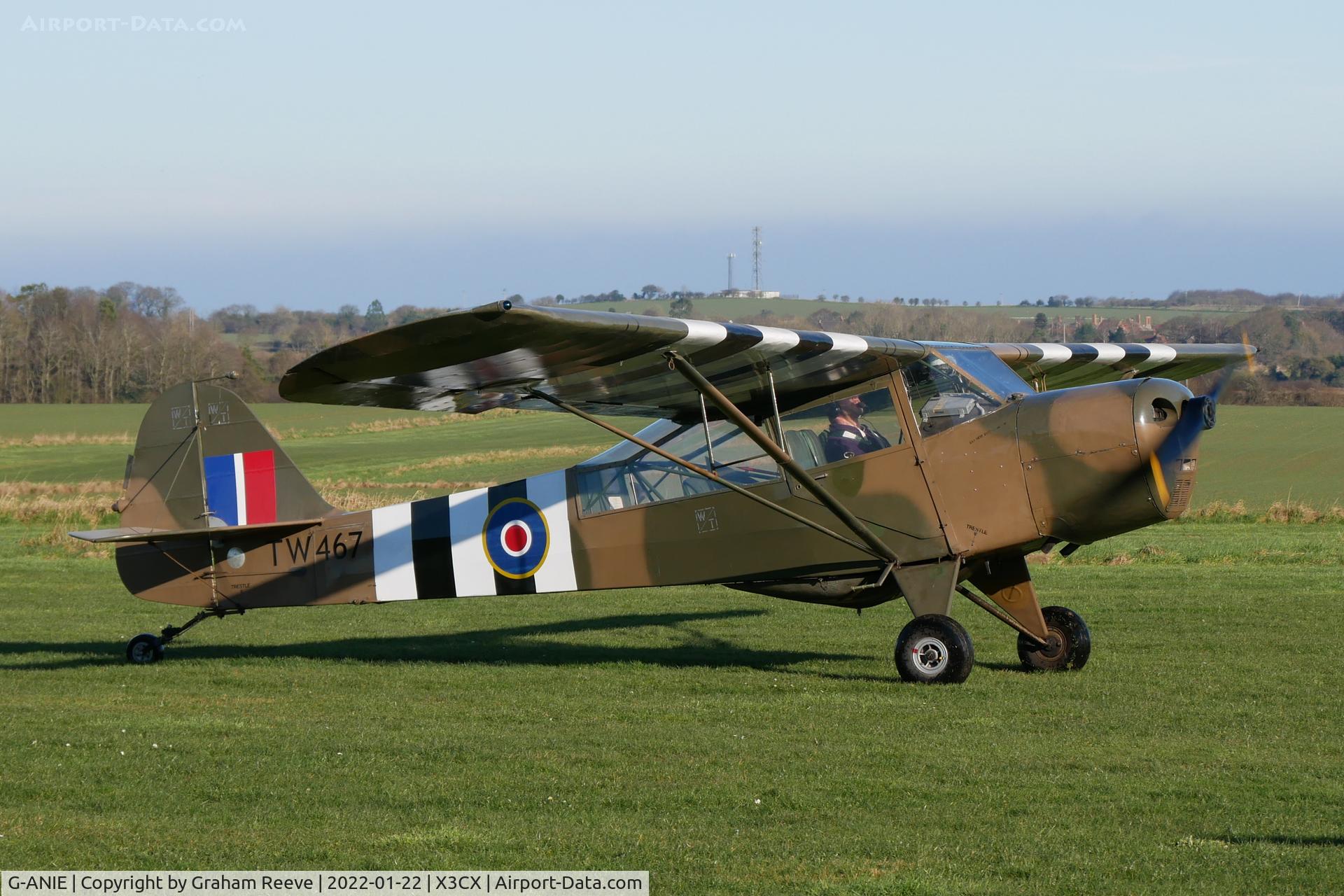 G-ANIE, 1945 Taylorcraft J Auster 5 C/N 1809, Just landed at Northrepps.