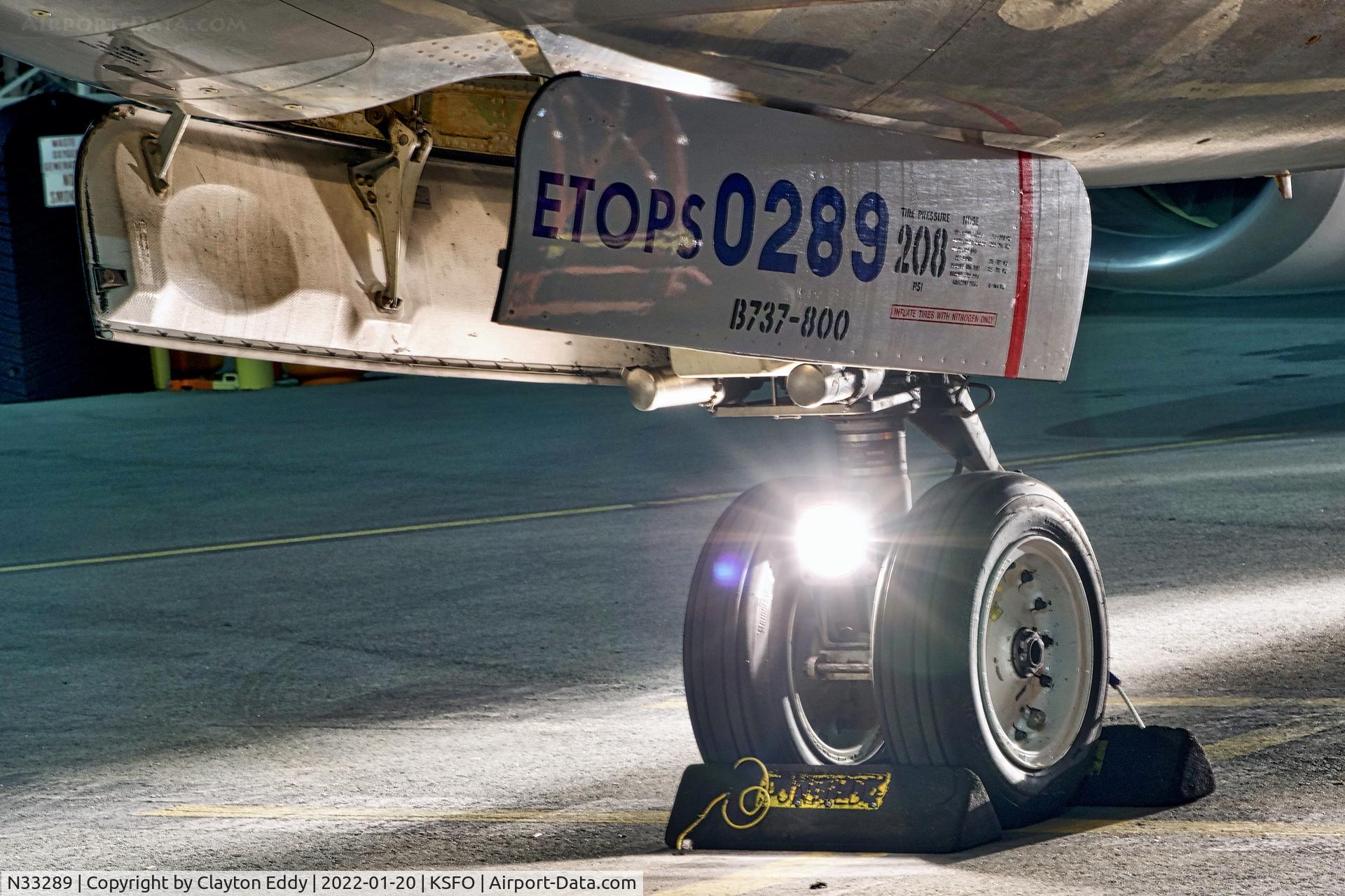 N33289, 2004 Boeing 737-824 C/N 31607, SFO 2022.