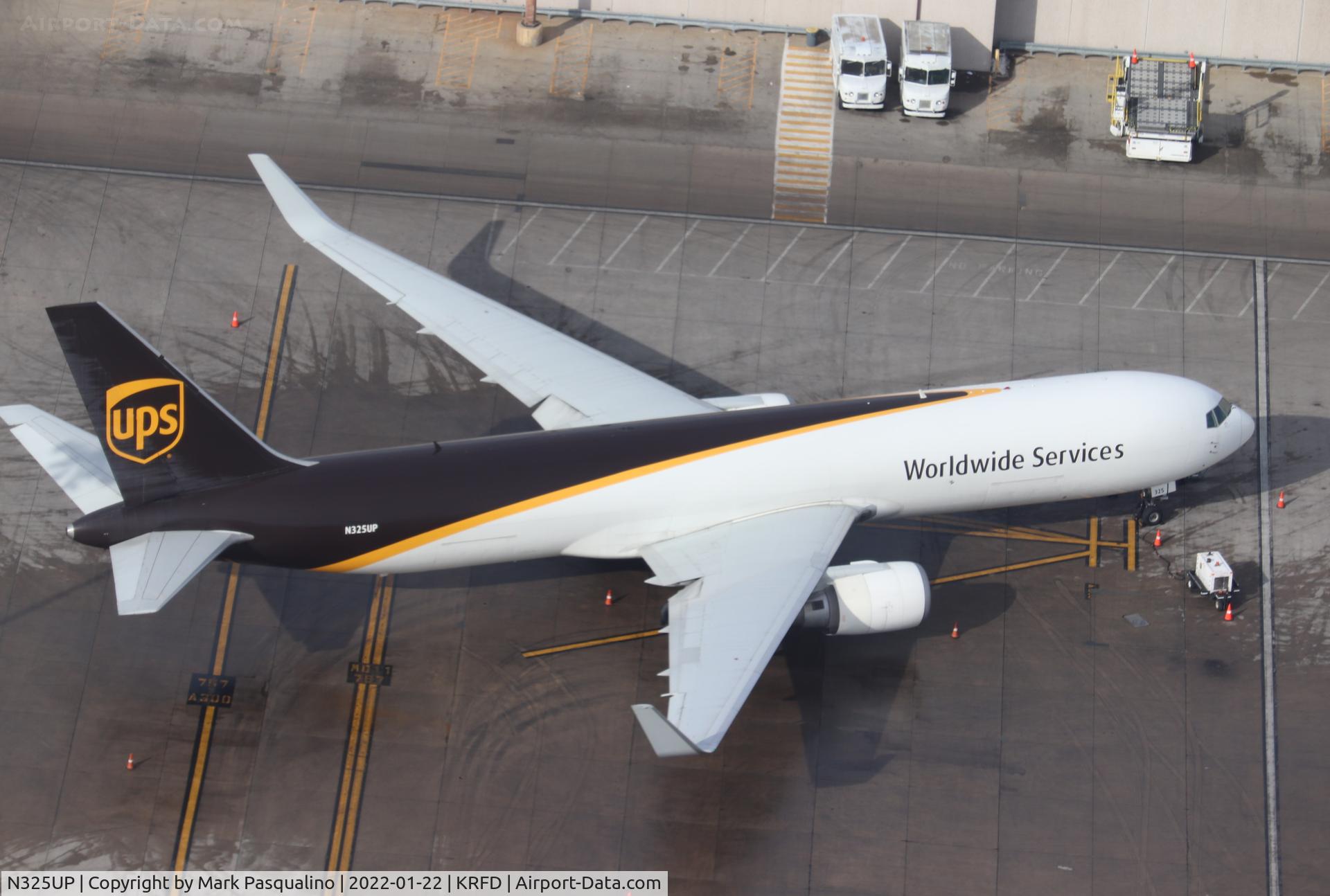 N325UP, 1998 Boeing 767-34AF C/N 27751, Boeing 767-34AF