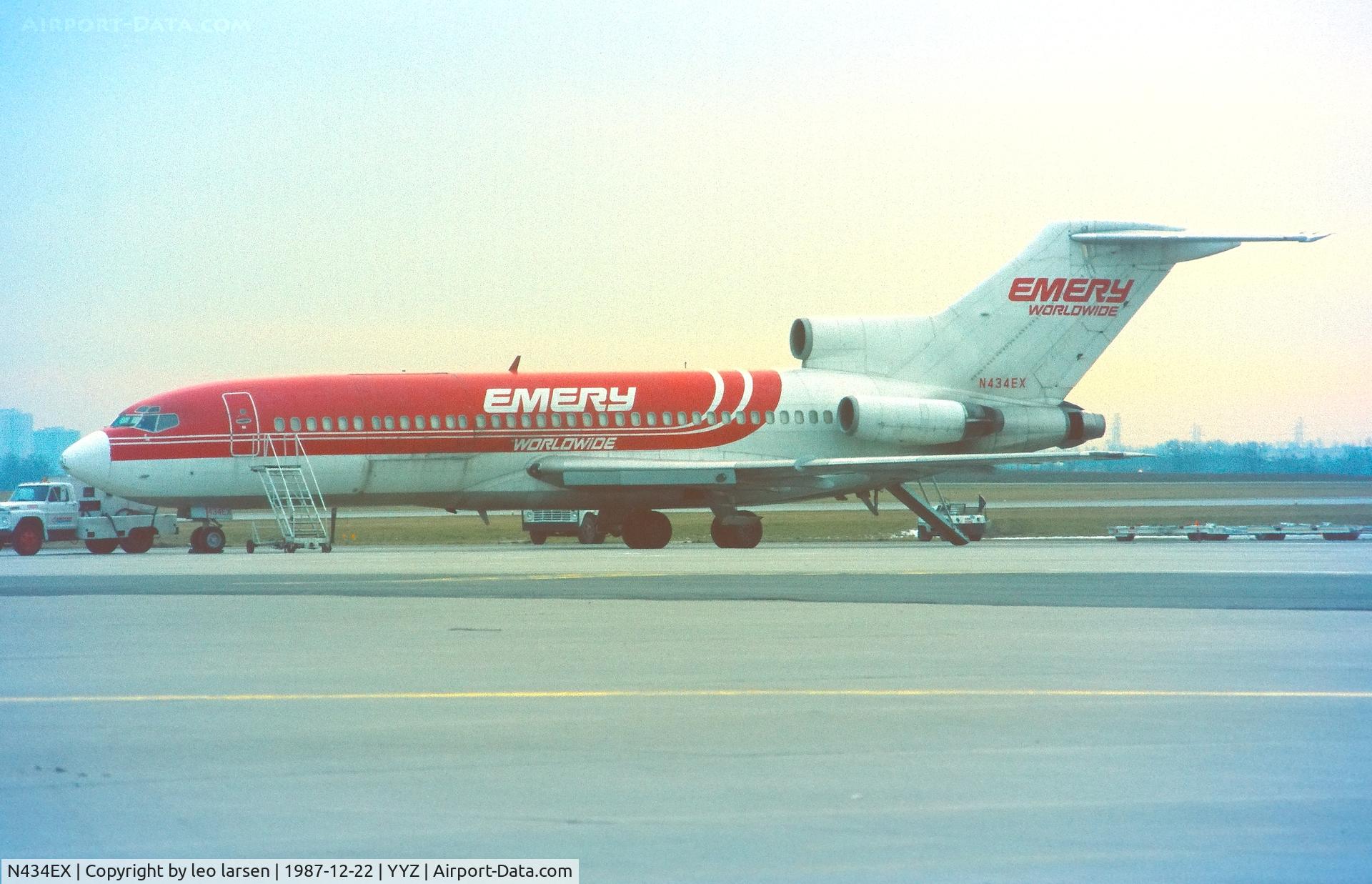 N434EX, 1966 Boeing 727-51C C/N 18898, Toronto 22.12.1987