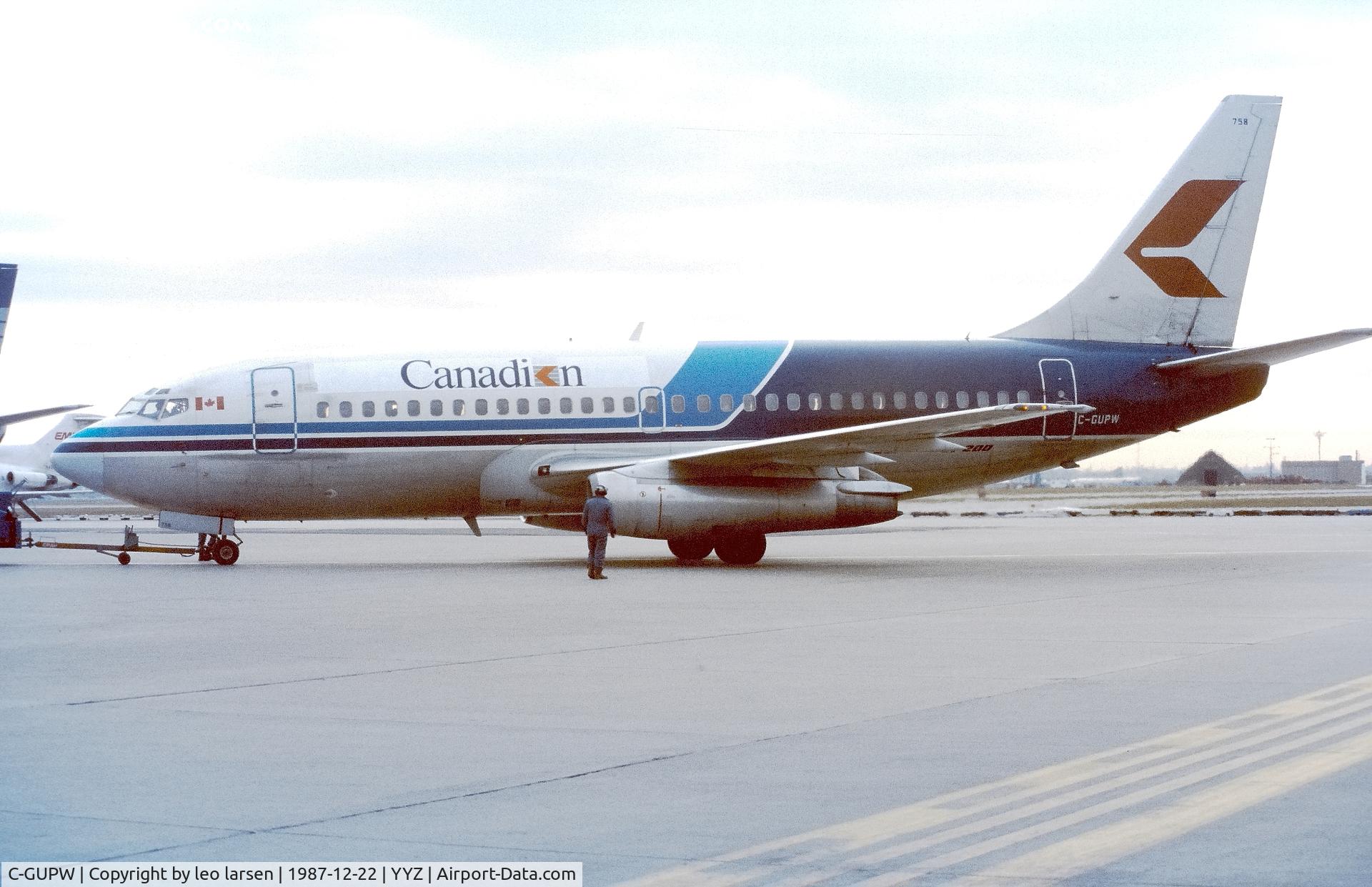 C-GUPW, 1982 Boeing 737-275 C/N 22873, Toronto 22.12.1987