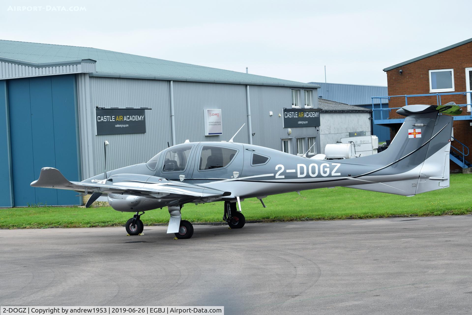2-DOGZ, 2019 Diamond Twin Star 62 C/N 62.122, 2-DOGZ at Gloucestershire Airport.