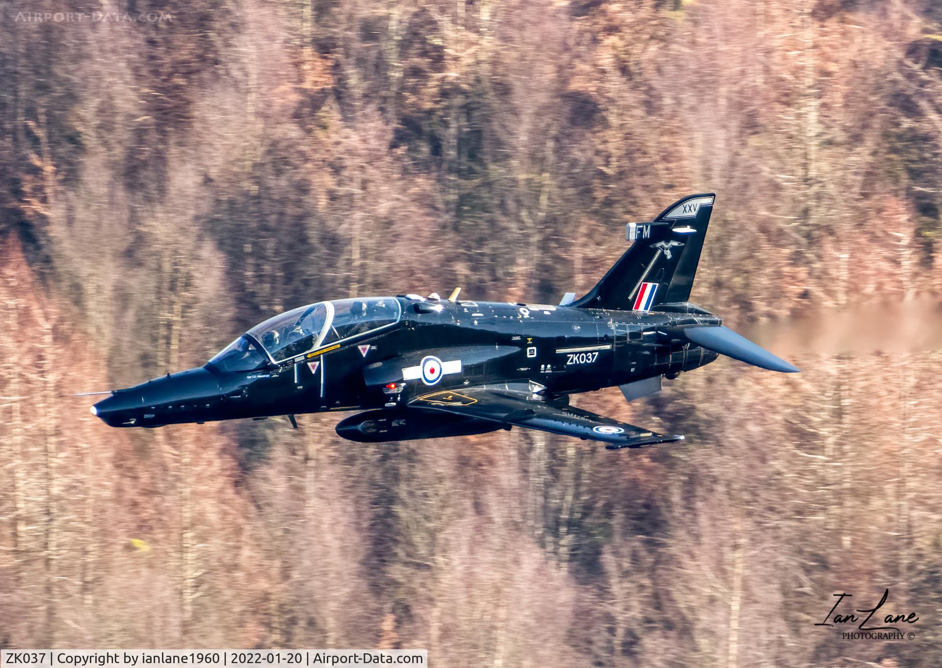 ZK037, 2010 British Aerospace Hawk T2 C/N RT028/1266, Low Level in Lake District