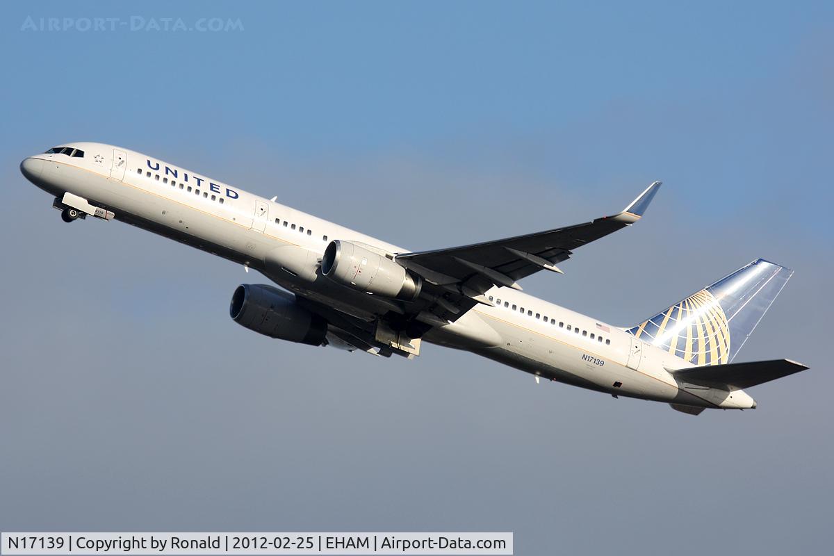 N17139, 2000 Boeing 757-224 C/N 30352, at spl