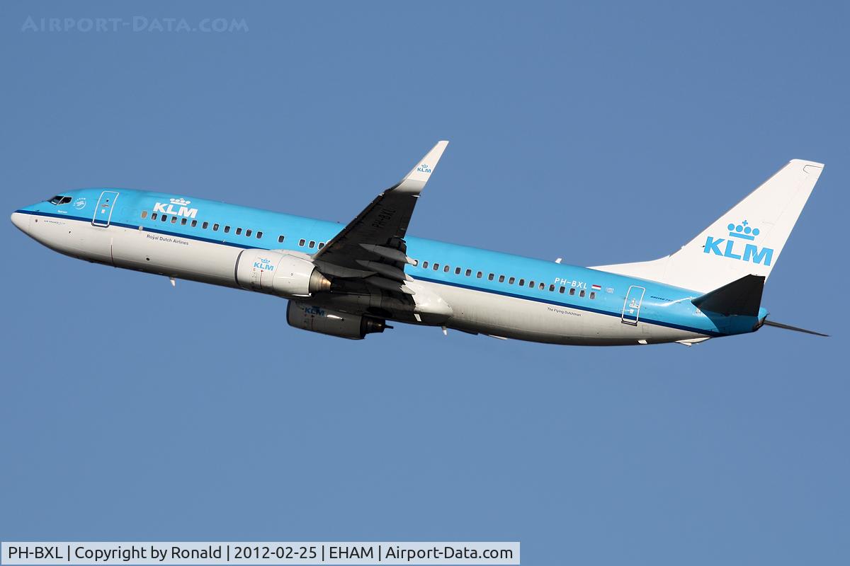PH-BXL, 2000 Boeing 737-8K2 C/N 30359, at spl