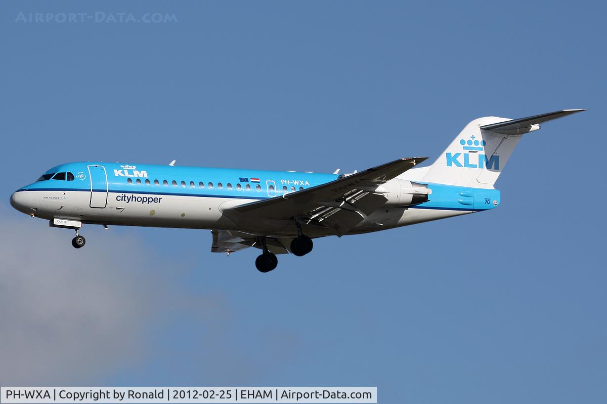 PH-WXA, 1996 Fokker 70 (F-28-0070) C/N 11570, at spl