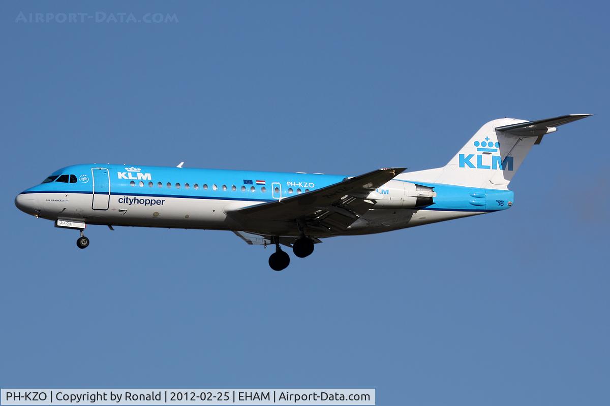 PH-KZO, 1995 Fokker 70 (F-28-0070) C/N 11538, at spl