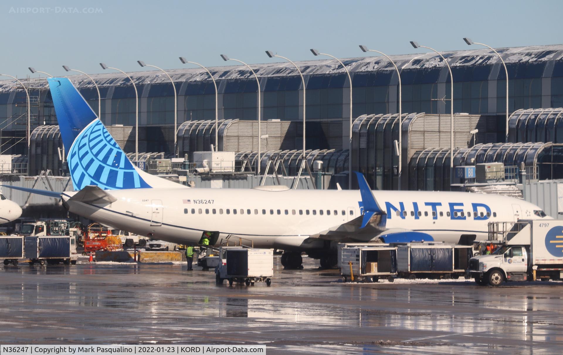 N36247, 1999 Boeing 737-824 C/N 28807, Boeing 737-824