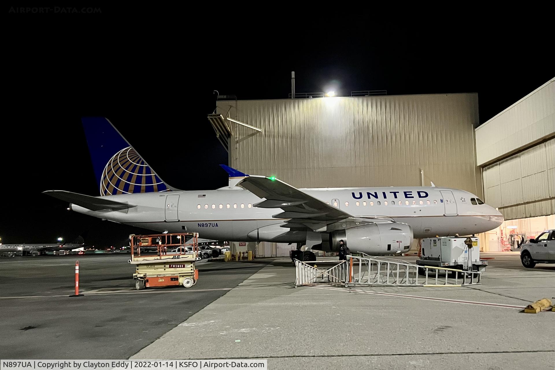 N897UA, 2007 Airbus A319-132 C/N 3269, SFO 2022.