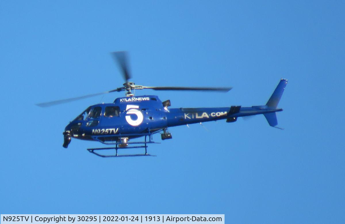 N925TV, 2007 Aerospatiale AS-350B-2 Ecureuil C/N 4372, Checking wind damage