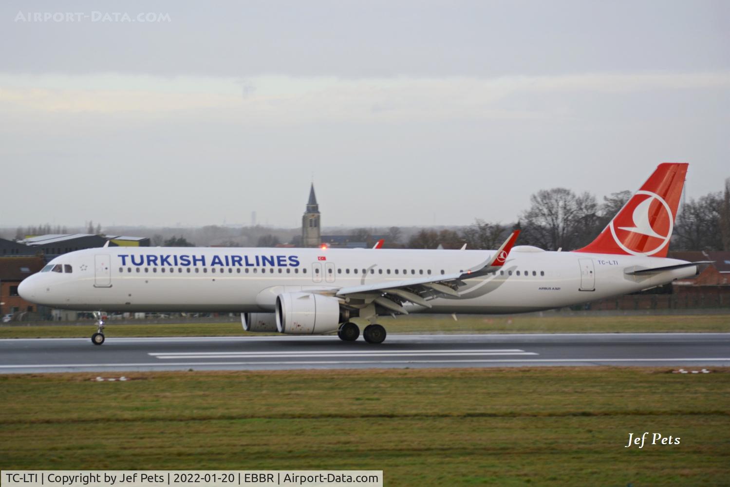 TC-LTI, 2021 Airbus A321-271NX C/N 10367, Landing on rwy 25L.