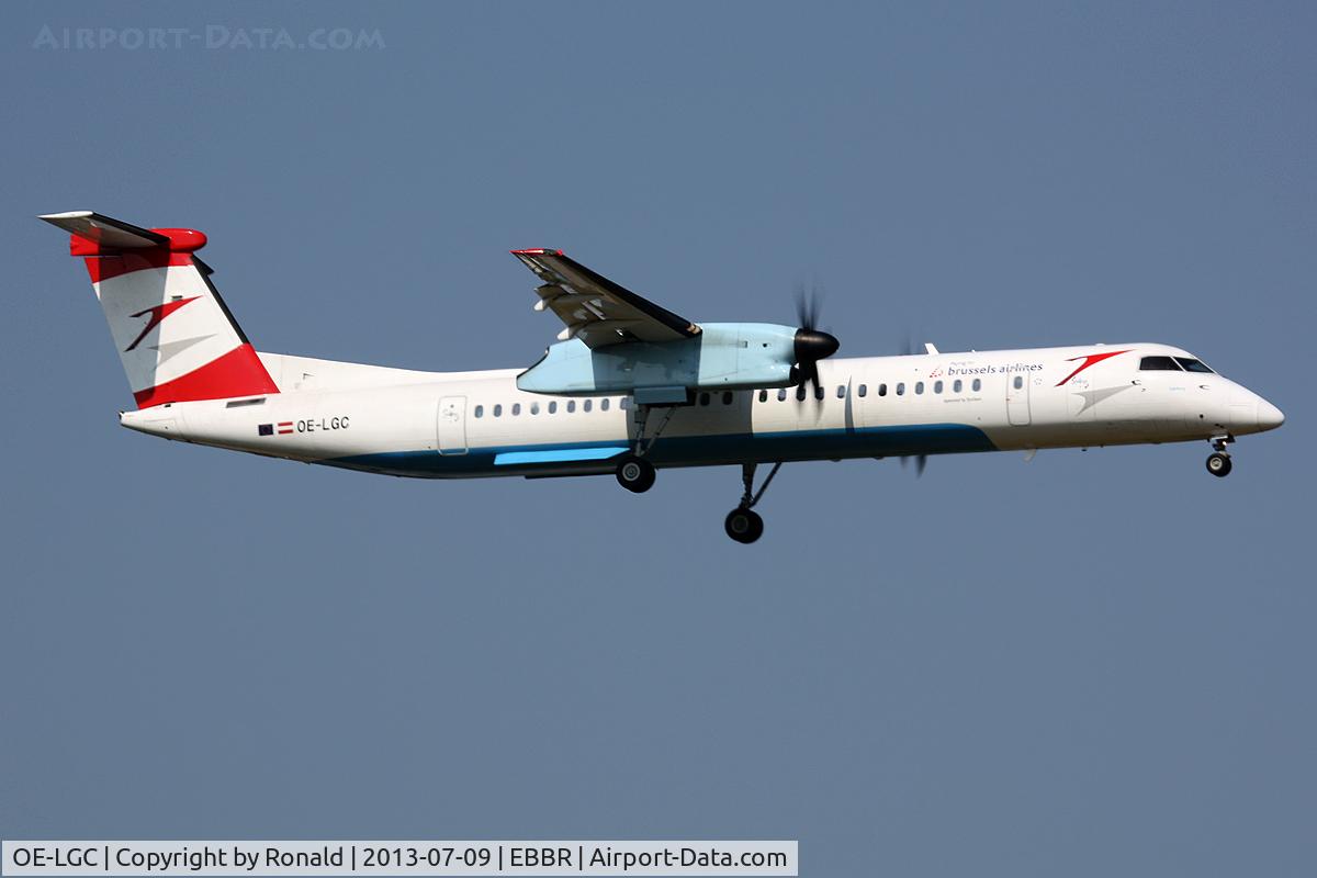OE-LGC, 2000 De Havilland Canada DHC-8-402Q Dash 8 C/N 4026, at bru
