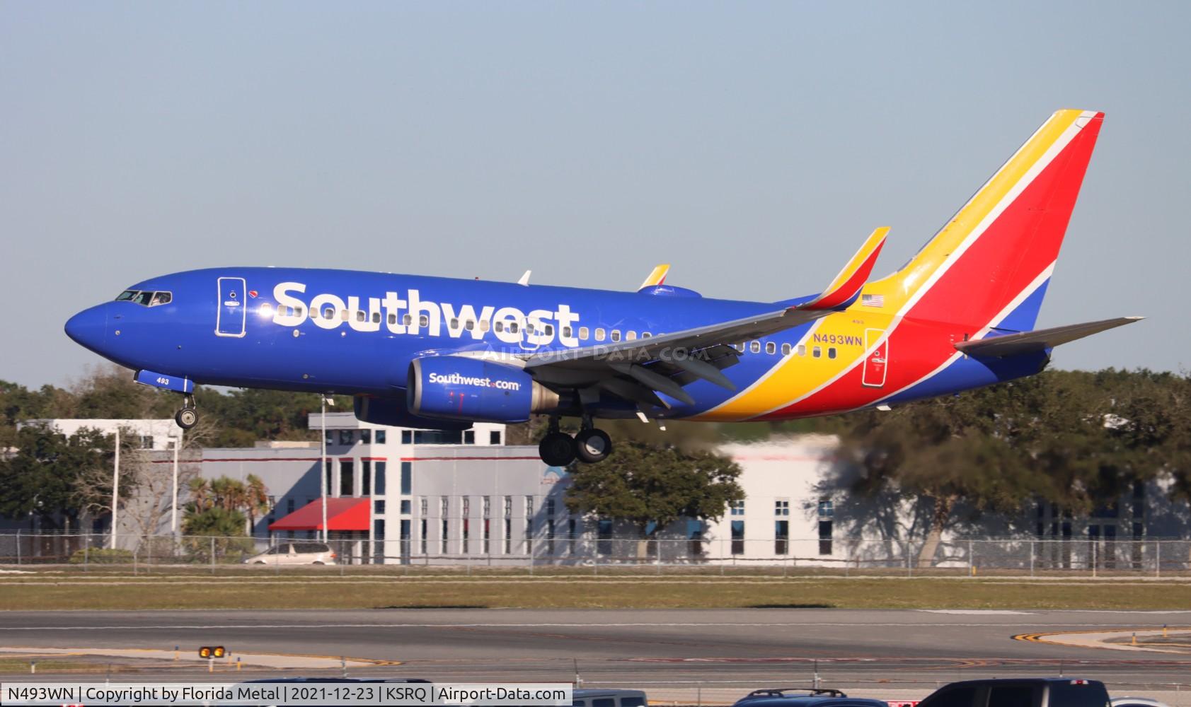 N493WN, 2004 Boeing 737-7H4 C/N 32477, SRQ 2021