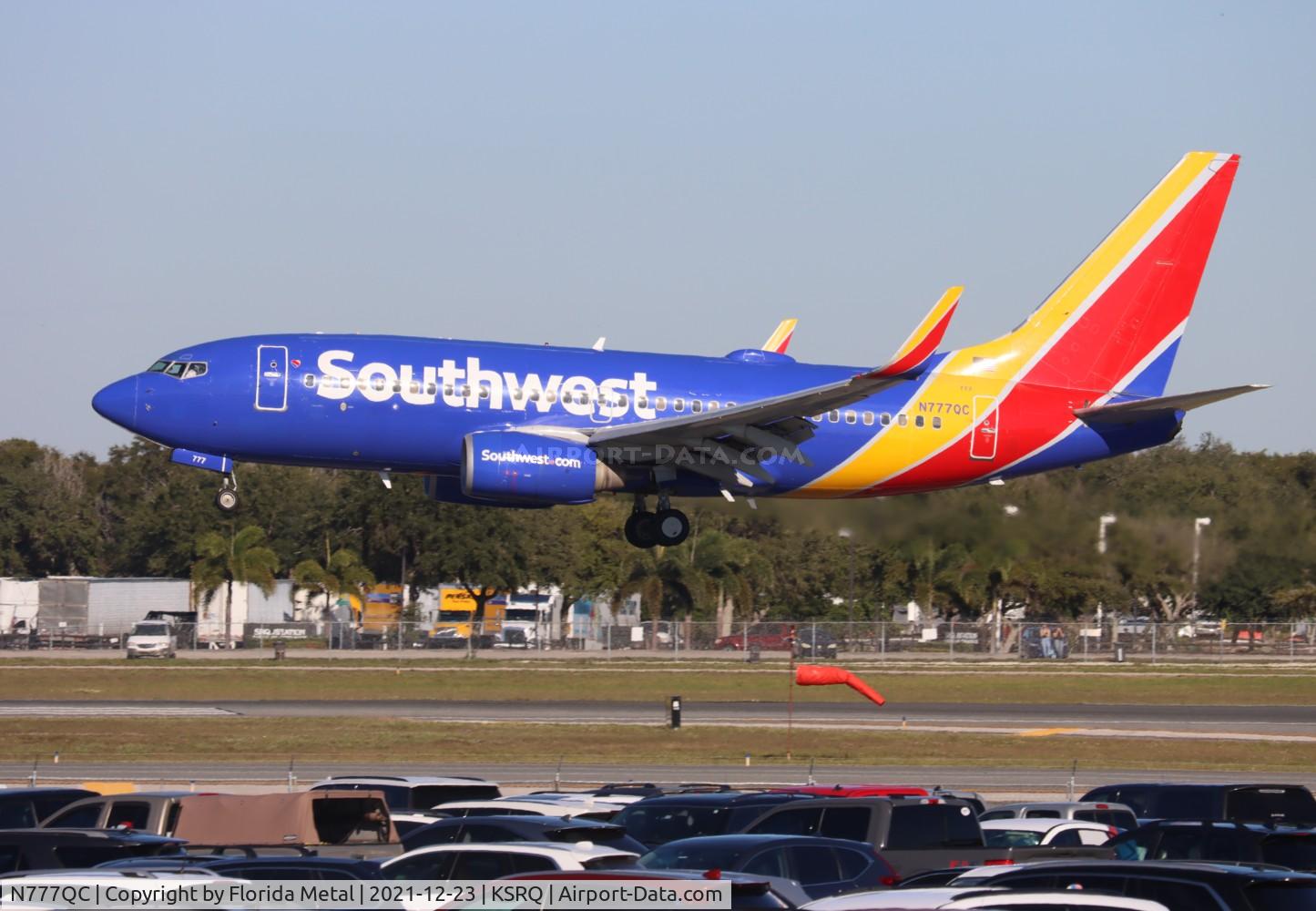 N777QC, 2000 Boeing 737-7H4 C/N 30592, SRQ 2021