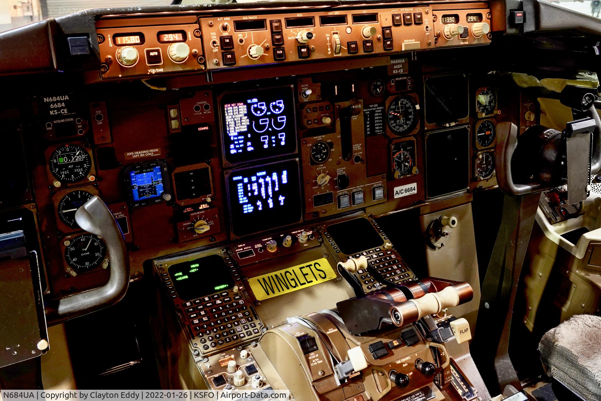 N684UA, 2002 Boeing 767-3CB/ER C/N 33466, SFO 2022.