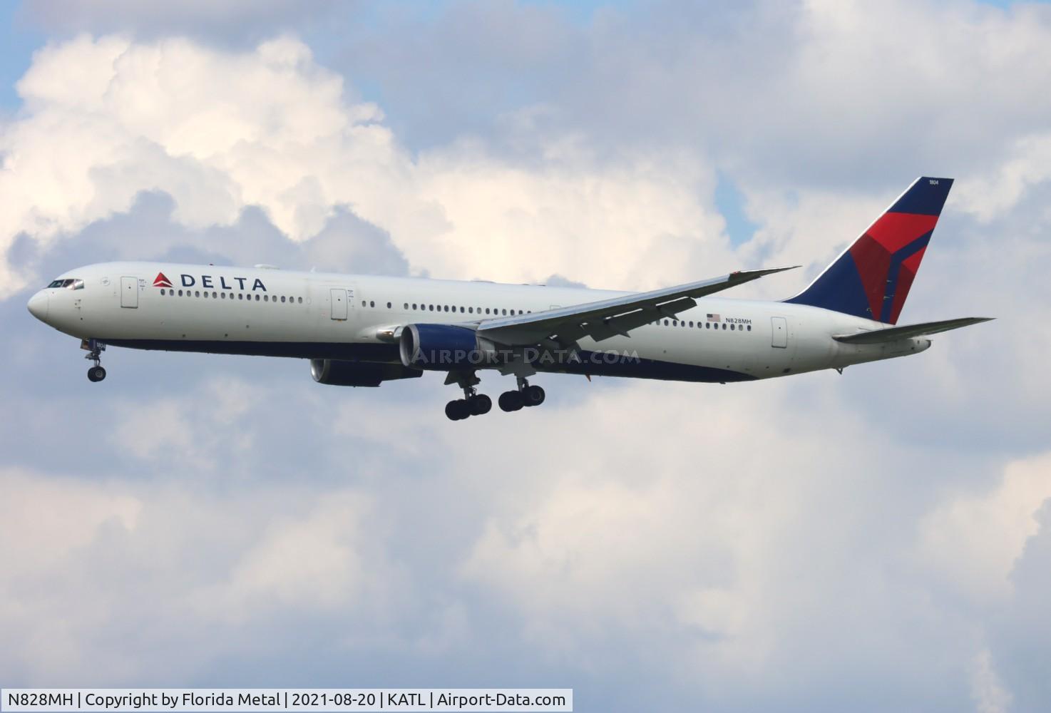 N828MH, 2000 Boeing 767-432/ER C/N 29699, ATL 2021