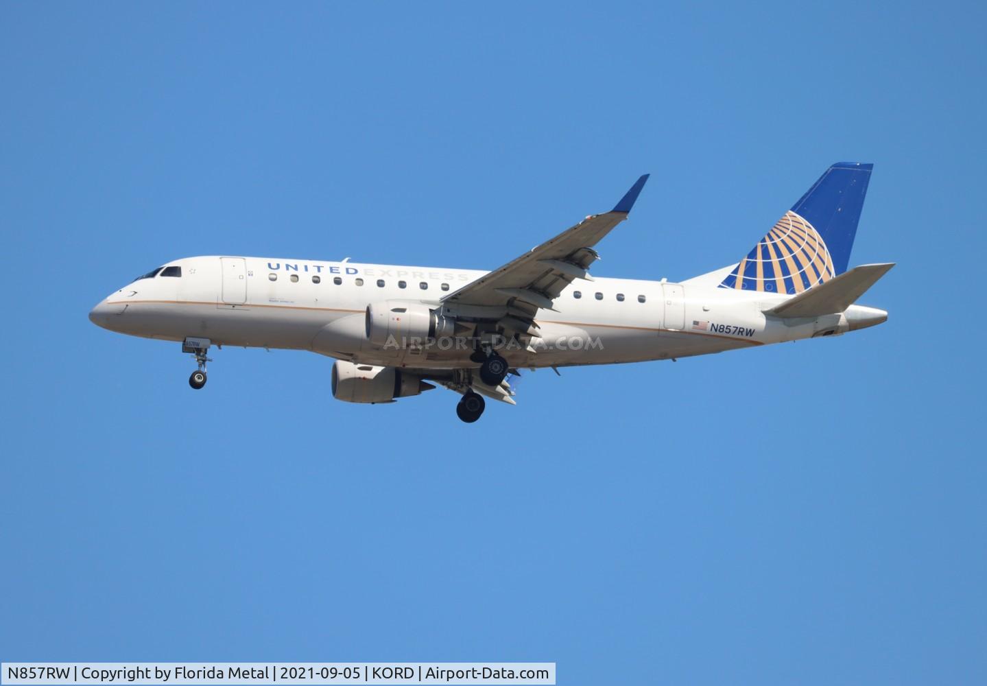 N857RW, 2005 Embraer 170SE (ERJ-170-100SE) C/N 17000079, ORD 2021