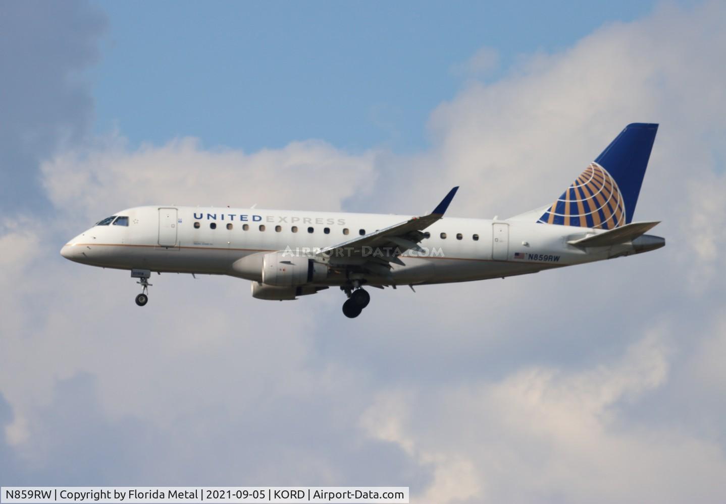 N859RW, 2005 Embraer 170SE (ERJ-170-100SE) C/N 17000082, ORD 2021