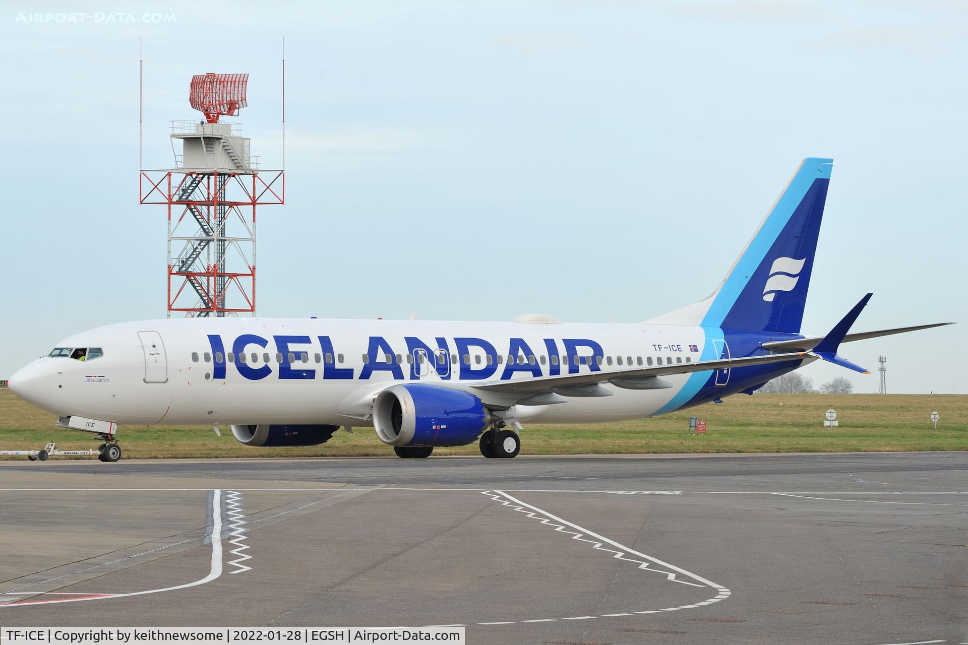 TF-ICE, 2018 Boeing 737-8 MAX C/N 44353, Removed from spray shop with new colour scheme.